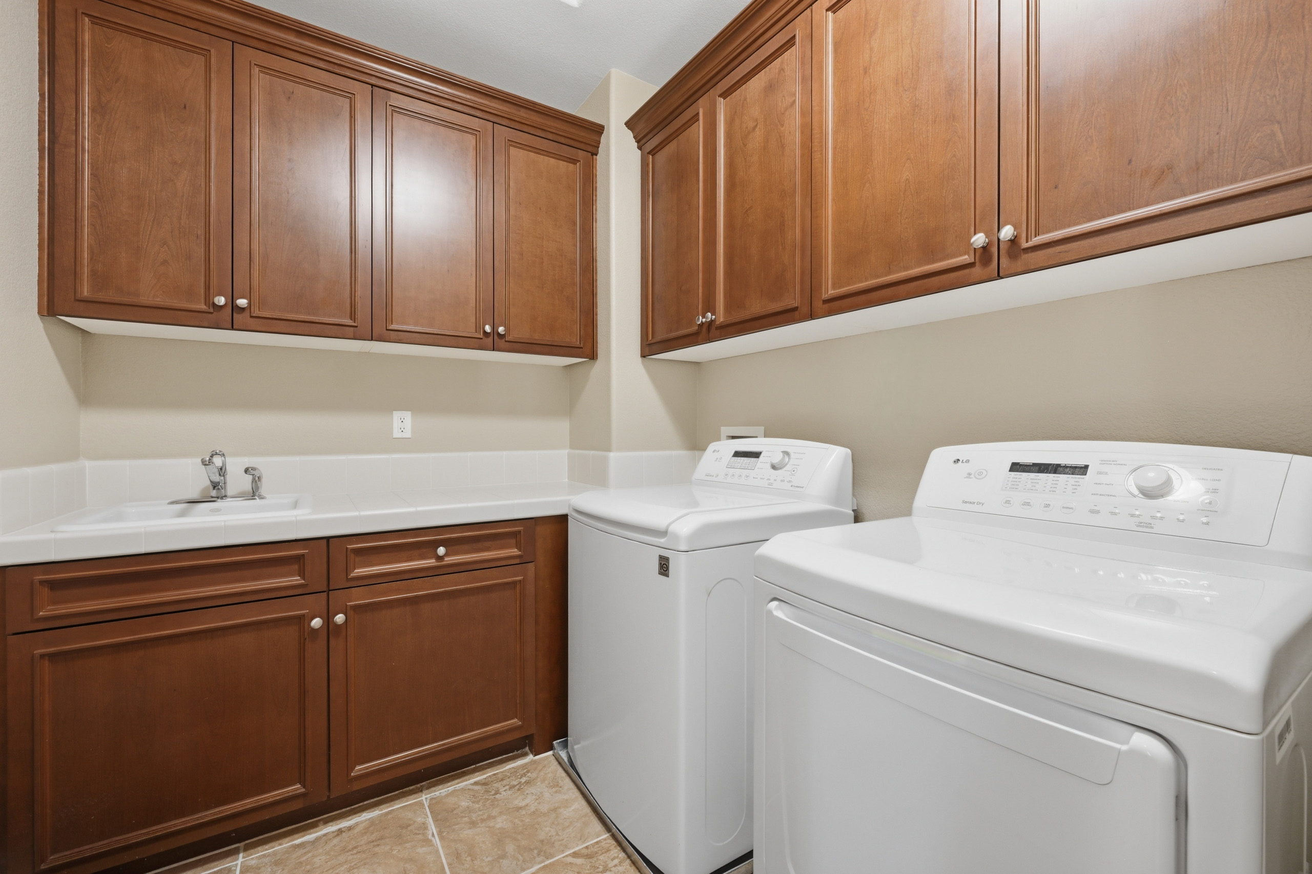  9425 Pinehurst Drive, Roseville, CA 95747 - 物件實景