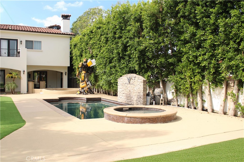 Woodland Hills, California, 91367, United States, 5 Bedrooms Bedrooms, ,6 BathroomsBathrooms,Residential,For Sale,1973826