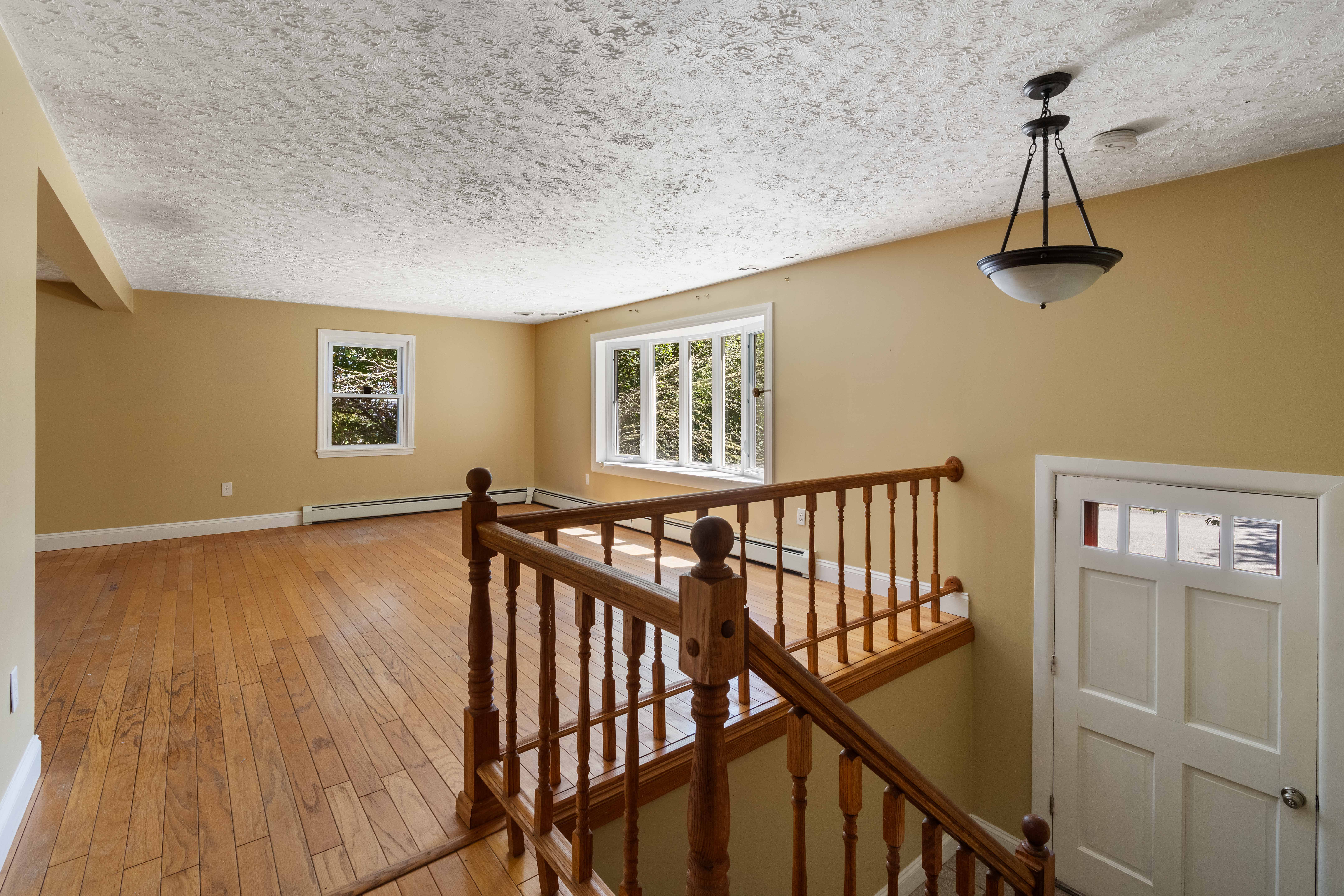 Portsmouth, Rhode Island, 02871, United States, 4 Bedrooms Bedrooms, ,3 BathroomsBathrooms,Residential,For Sale,1973967