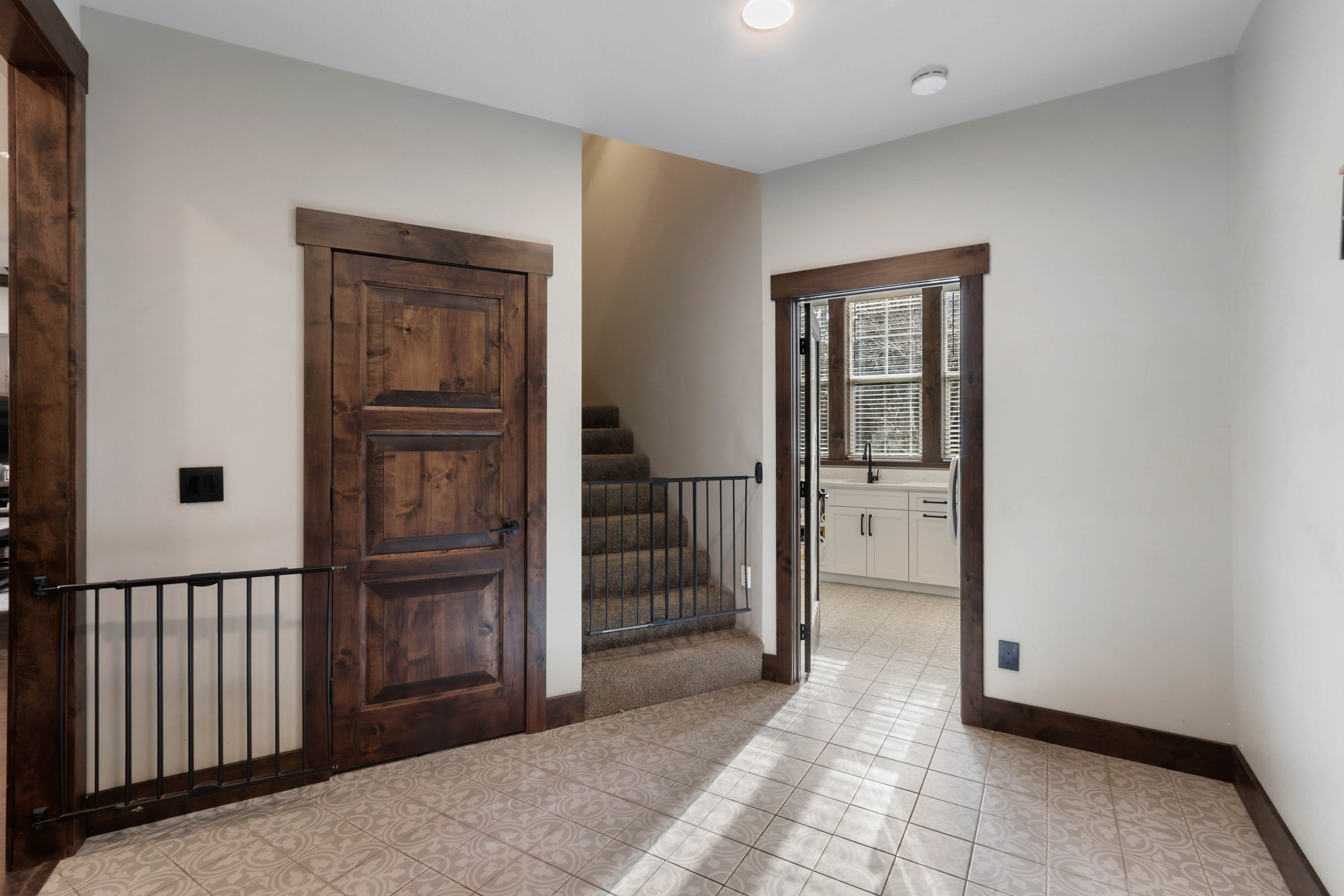 Sandpoint, Idaho, 83864, United States, 6 Bedrooms Bedrooms, ,8 BathroomsBathrooms,Residential,For Sale,1975419