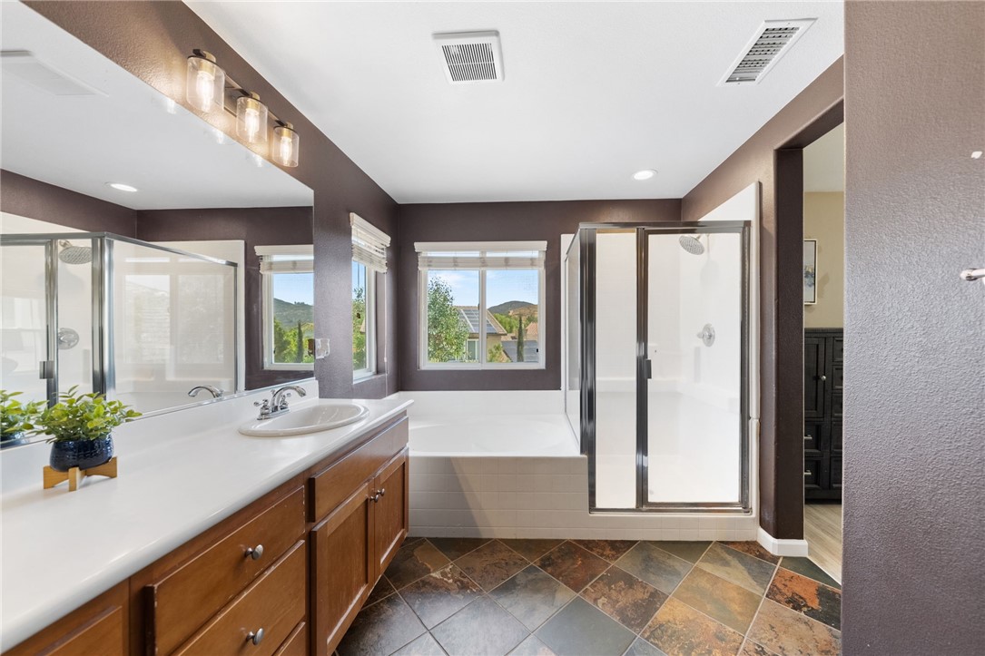 Lake Elsinore, California, 92532, United States, 3 Bedrooms Bedrooms, ,3 BathroomsBathrooms,Residential,For Sale,2049094
