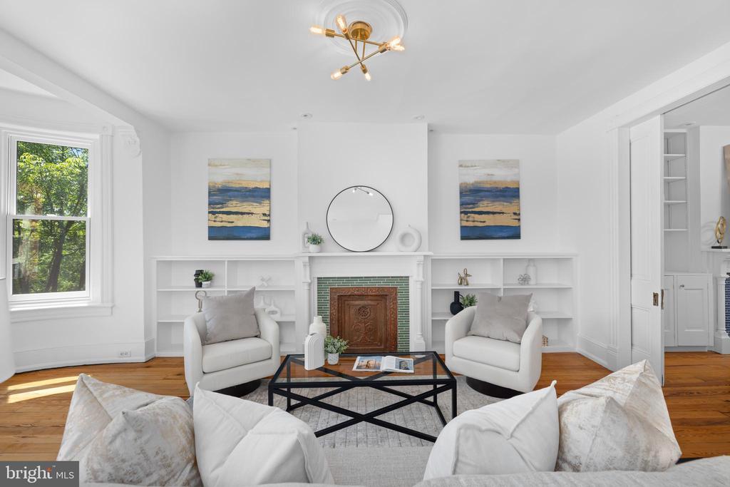 Washington, District of Columbia, 20003, United States, 3 Bedrooms Bedrooms, ,4 BathroomsBathrooms,Residential,For Sale,2048828