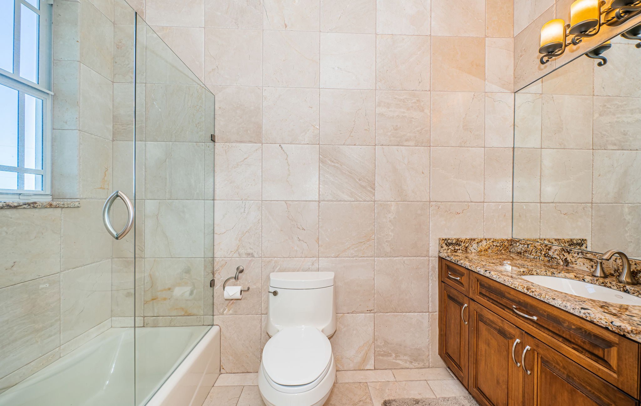 St Petersburg, Florida, 33707, United States, 5 Bedrooms Bedrooms, ,5 BathroomsBathrooms,Residential,For Sale,2006025