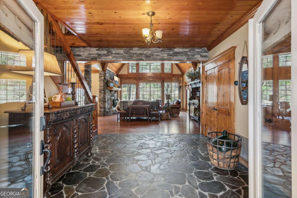 Ellijay, Georgia, 30536, United States, 5 Bedrooms Bedrooms, ,4 BathroomsBathrooms,Residential,For Sale,1880037