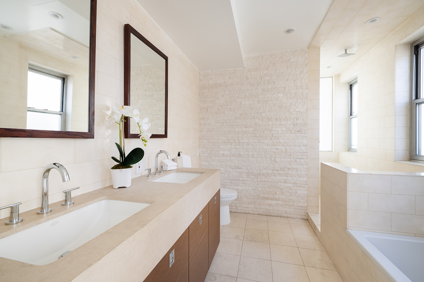 New York City, New York, 10028, United States, 5 Bedrooms Bedrooms, ,6 BathroomsBathrooms,Residential,For Sale,1761847