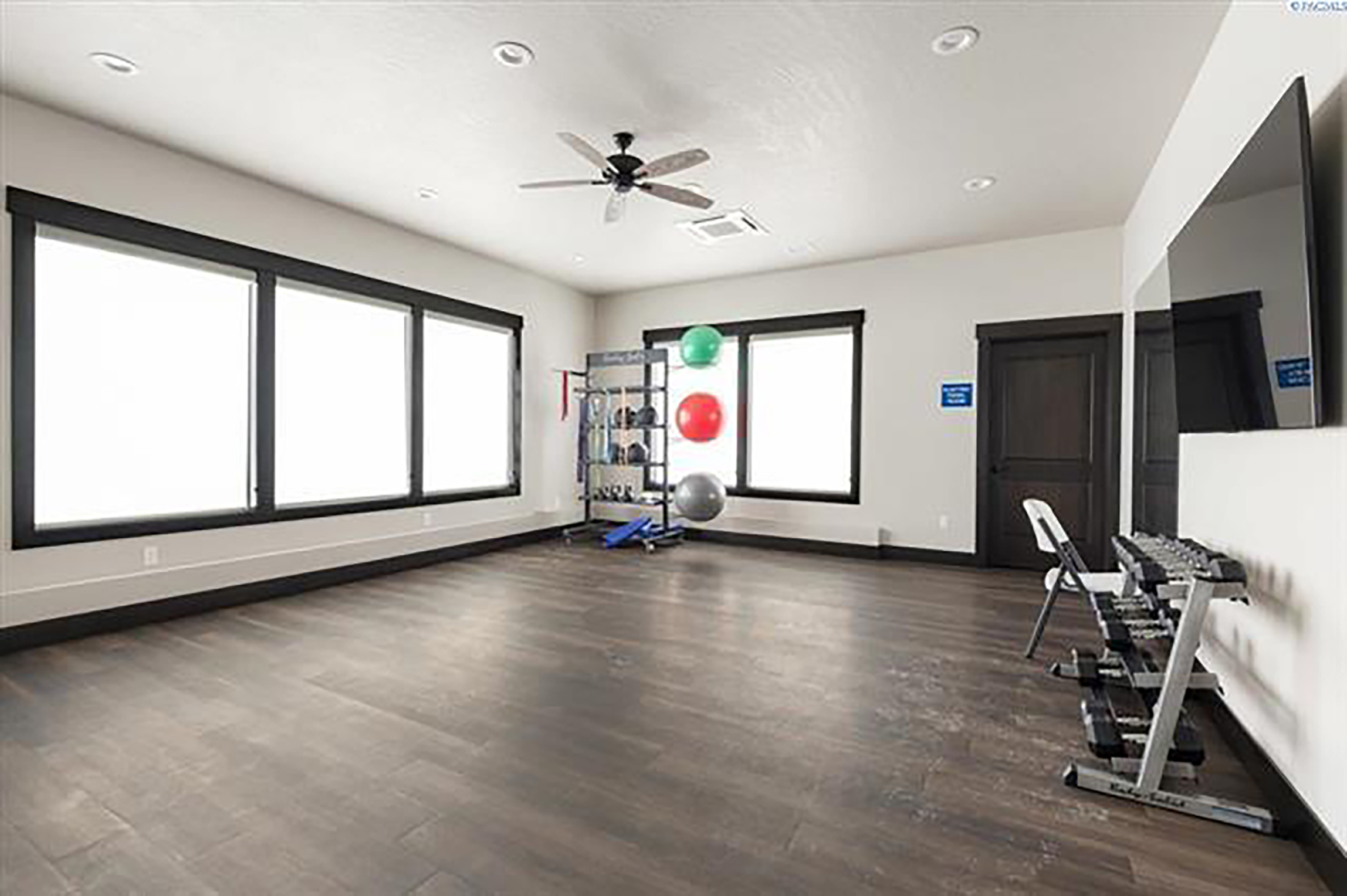  55+ Low Maintenance Living - 物件實景