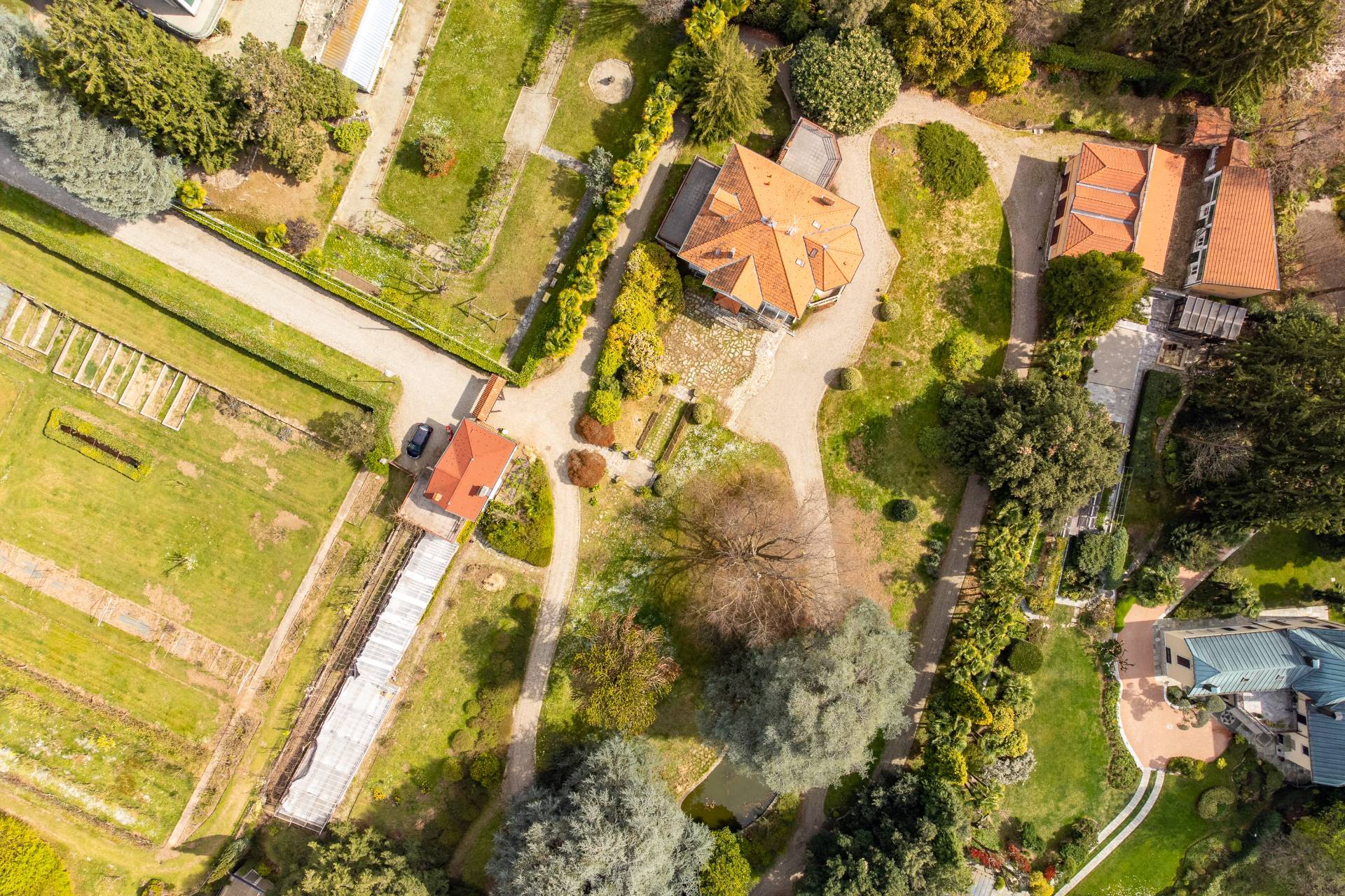 Varese, Varese, 21100, IT, 7 Bedrooms Bedrooms, ,3 BathroomsBathrooms,Residential,For Sale,1796981