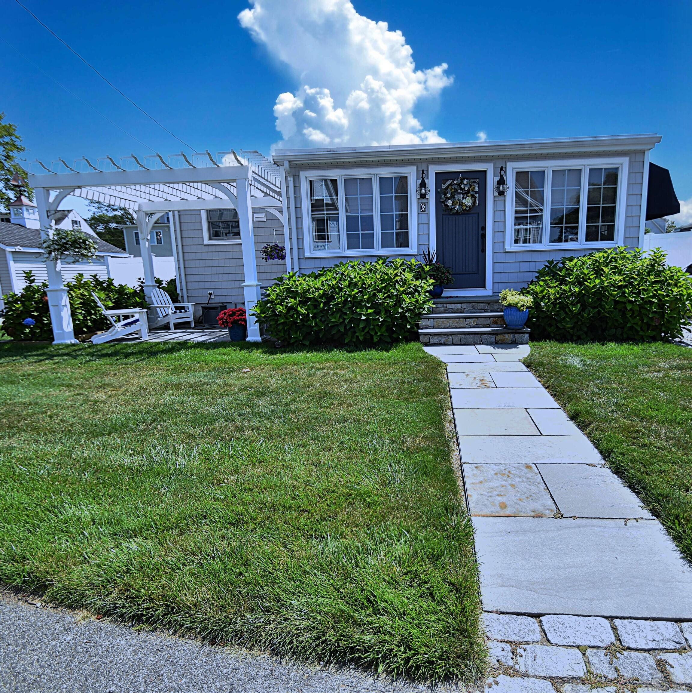 Clinton, Connecticut, 06413, United States, 3 Bedrooms Bedrooms, ,2 BathroomsBathrooms,Residential,For Sale,1914368