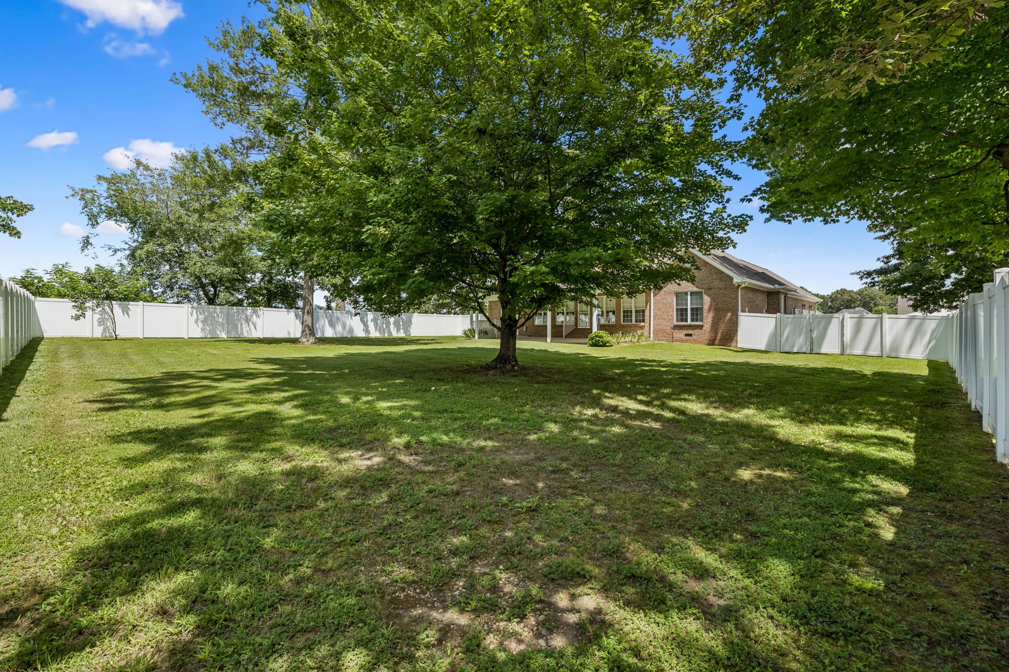 Manchester, Tennessee, 37355, United States, 4 Bedrooms Bedrooms, ,4 BathroomsBathrooms,Residential,For Sale,1937167