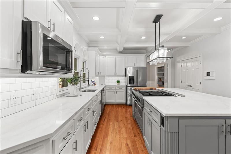 Buford, Georgia, 30518, United States, 6 Bedrooms Bedrooms, ,5 BathroomsBathrooms,Residential,For Sale,1976033