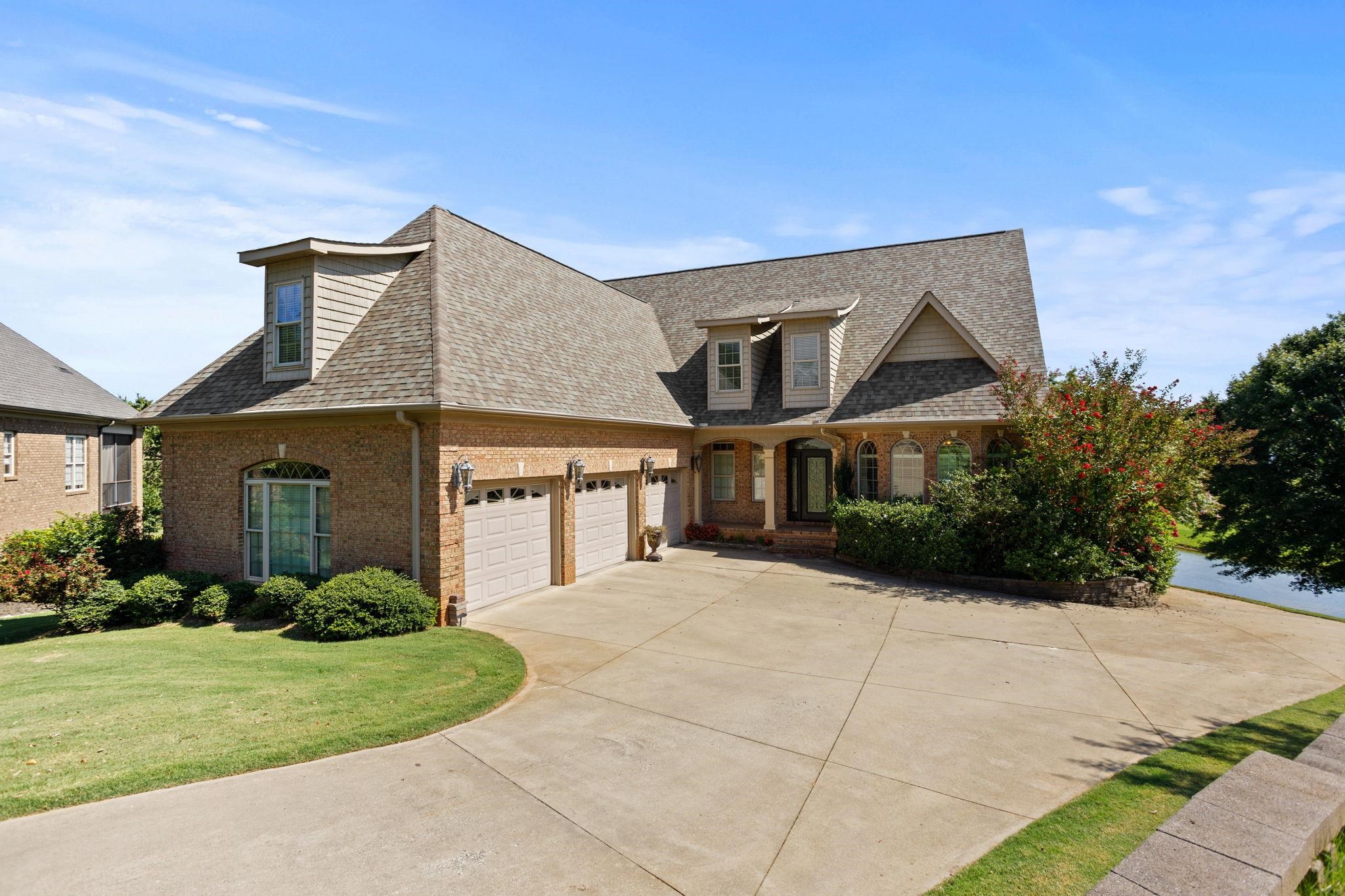Inman, South Carolina, 29349, United States, 3 Bedrooms Bedrooms, ,5 BathroomsBathrooms,Residential,For Sale,1930176