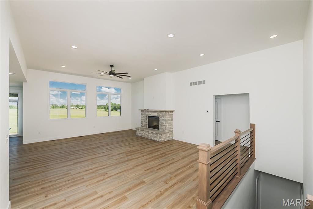 Troy, Missouri, 63379, United States, 4 Bedrooms Bedrooms, ,4 BathroomsBathrooms,Residential,For Sale,1913425