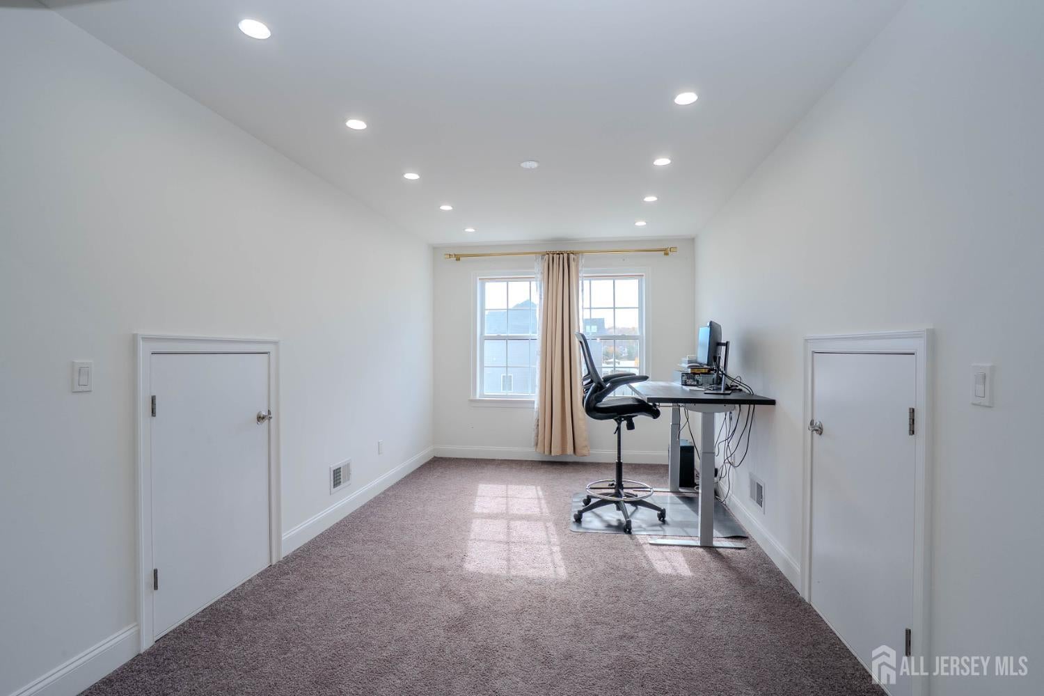 Monroe, New Jersey, 08831, United States, 5 Bedrooms Bedrooms, ,4 BathroomsBathrooms,Residential,For Sale,1987406