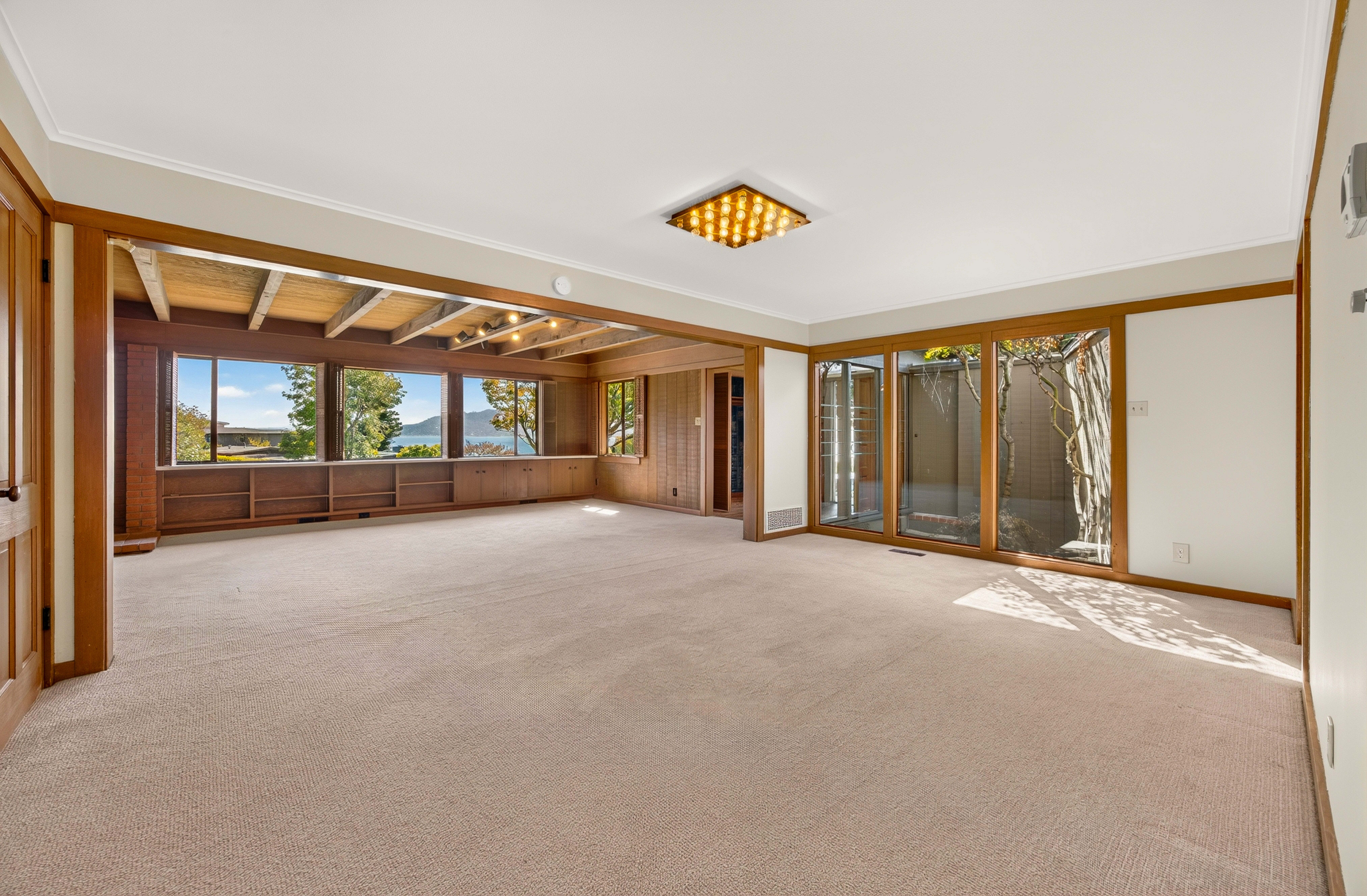  Mid-Century Character. Bay Views. A Rare Tiburon Opportunity - 物件實景