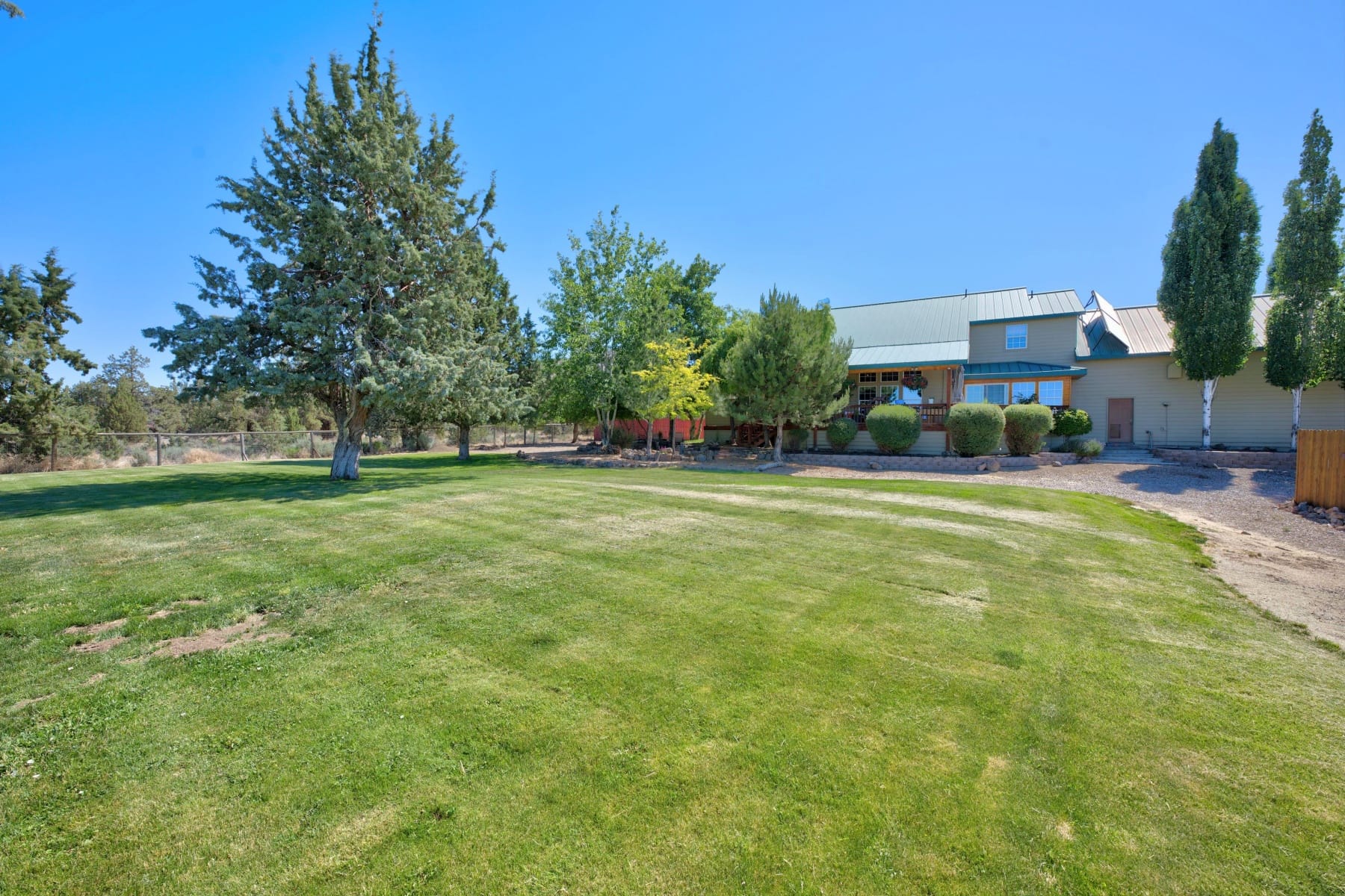  15555 SW Hahlen Avenue Powell Butte, OR 97753 - 物件實景