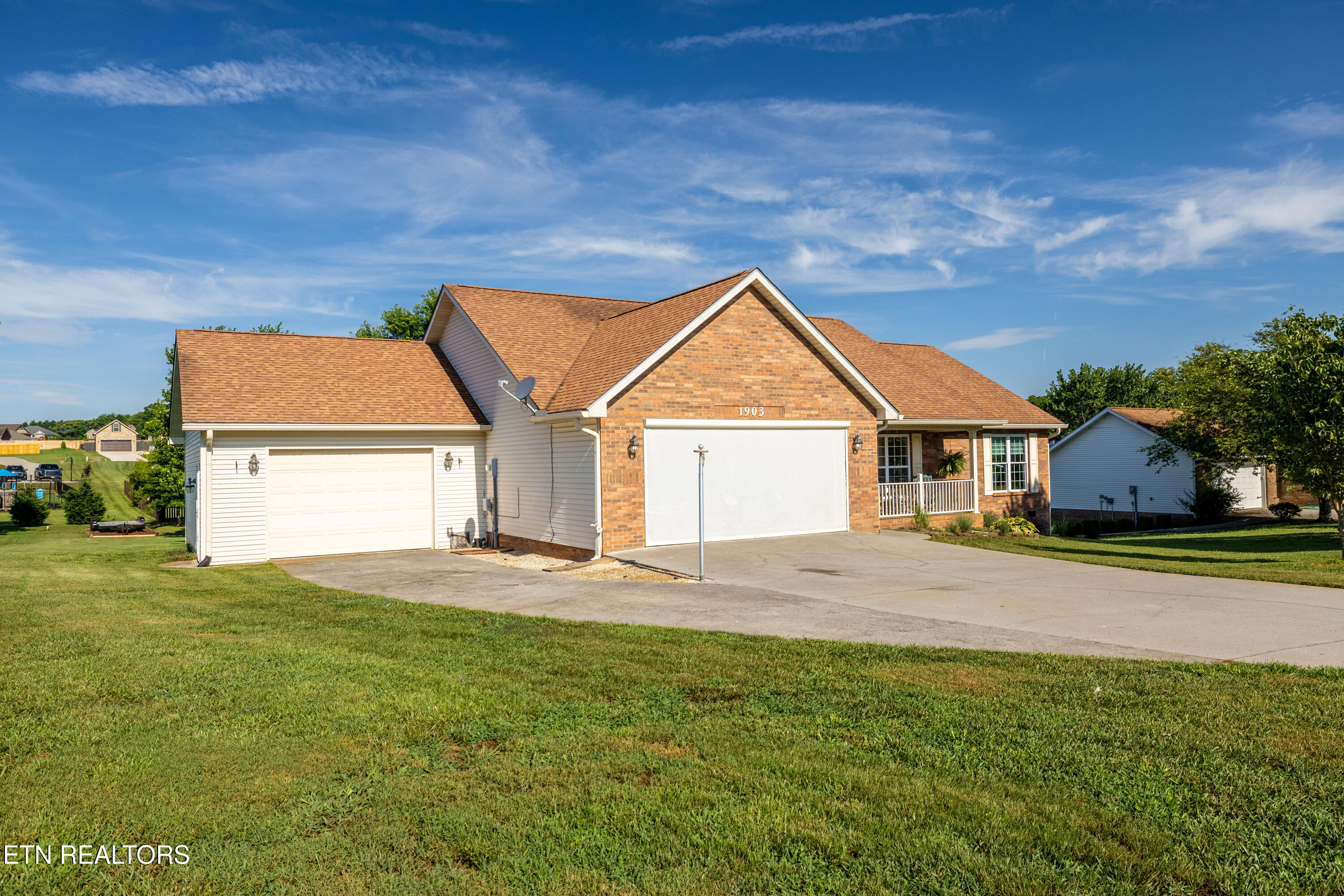 Walland, Tennessee, 37886, United States, 3 Bedrooms Bedrooms, ,2 BathroomsBathrooms,Residential,For Sale,1930662