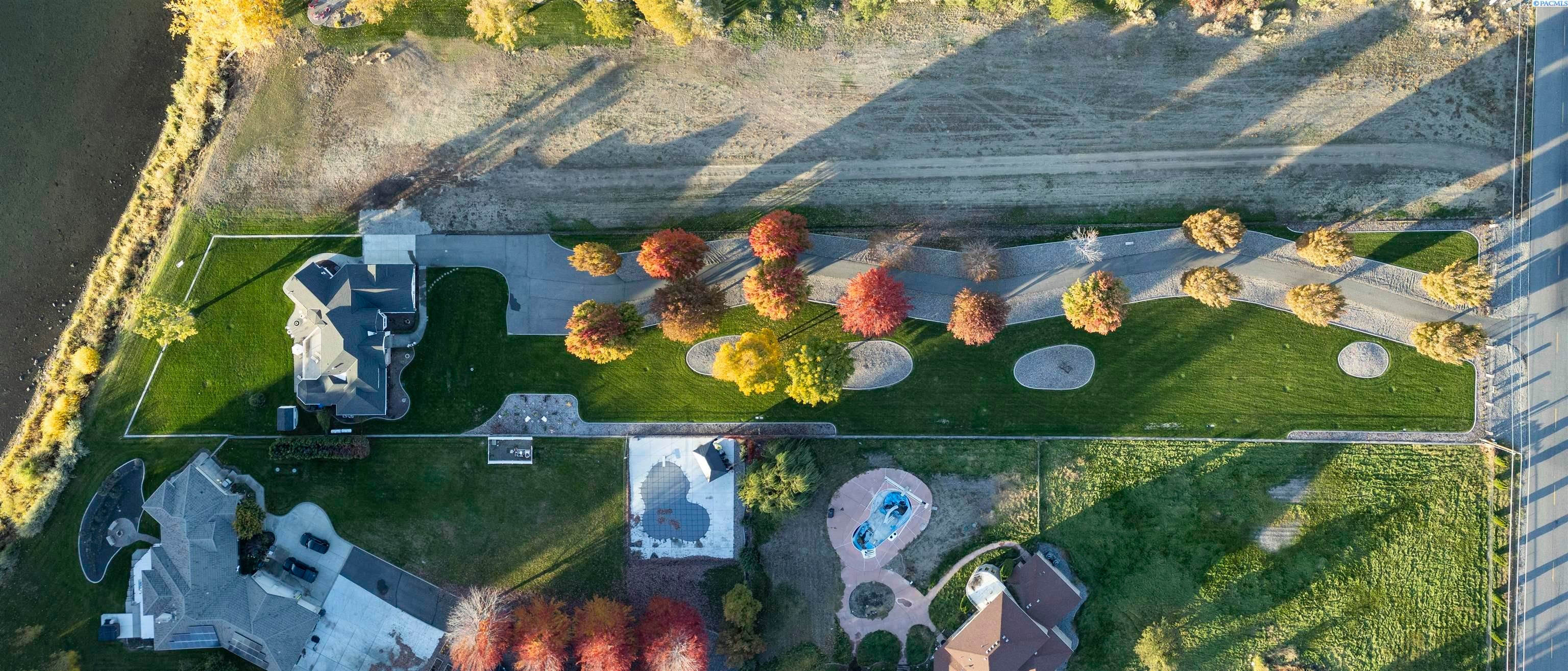 Pasco, Washington, 99301, United States, 4 Bedrooms Bedrooms, ,4 BathroomsBathrooms,Residential,For Sale,1974870