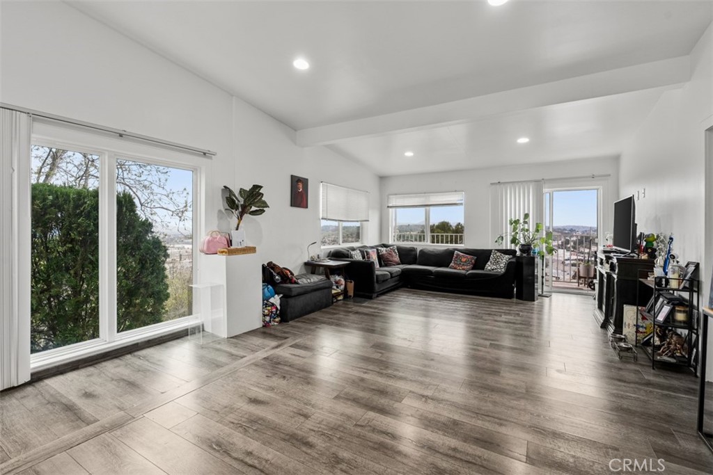 Los Angeles, California, 90063, United States, ,Residential,For Sale,1723335