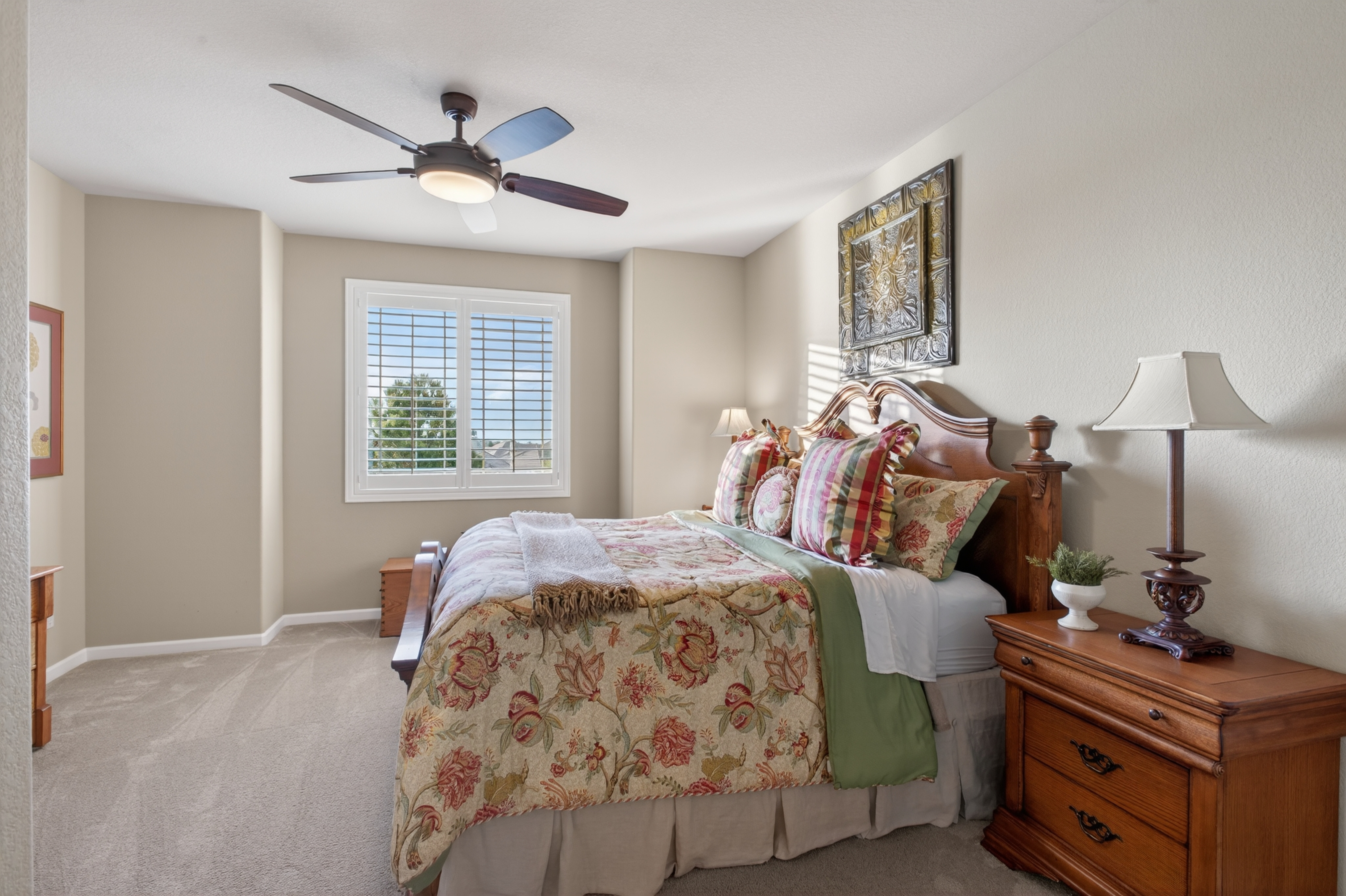  Cul-de-Sac Gem in Gated CPV: Gourmet Kitchen & Main-Level Primary Suite - 物件實景
