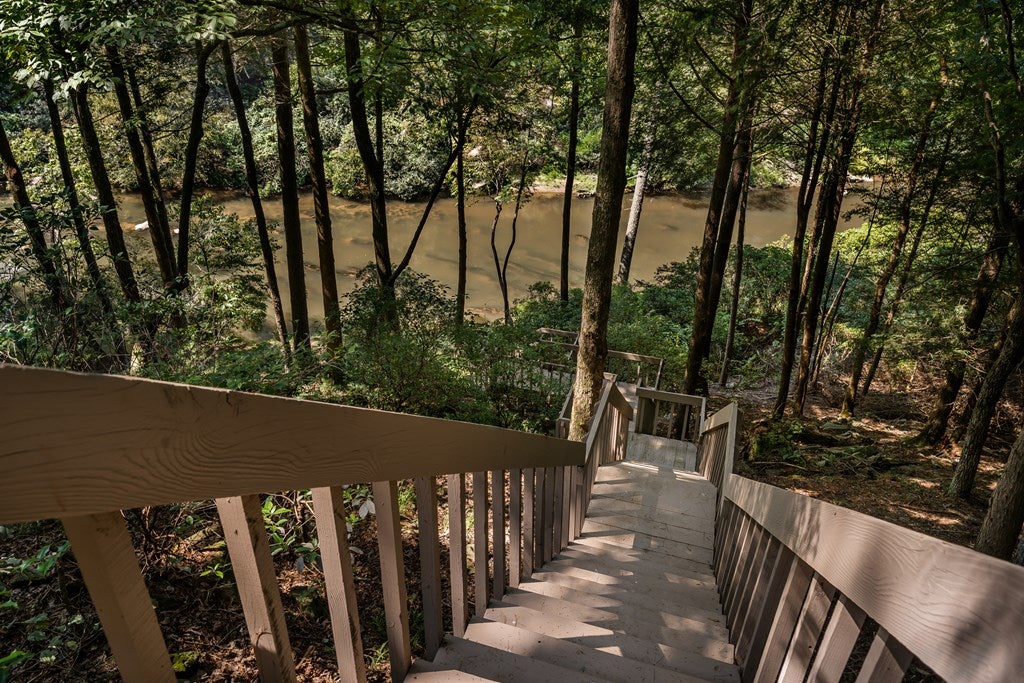 Ellijay, Georgia, 30536, United States, 4 Bedrooms Bedrooms, ,3 BathroomsBathrooms,Residential,For Sale,1926497
