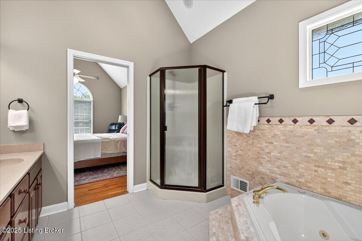 Louisville, Kentucky, 40214, United States, 4 Bedrooms Bedrooms, ,4 BathroomsBathrooms,Residential,For Sale,1911574