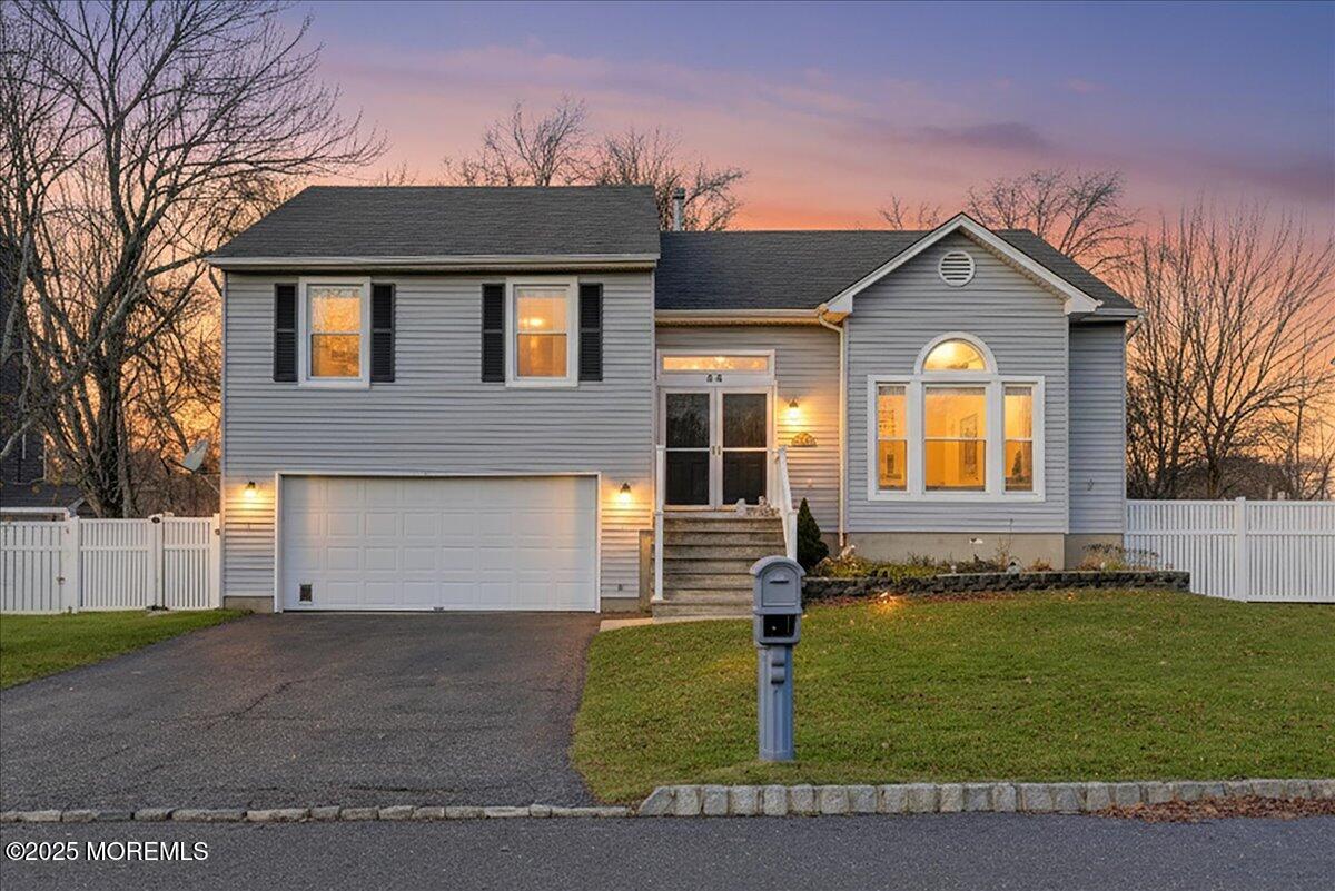 Howell, New Jersey, 07731, United States, 4 Bedrooms Bedrooms, ,3 BathroomsBathrooms,Residential,For Sale,2005606