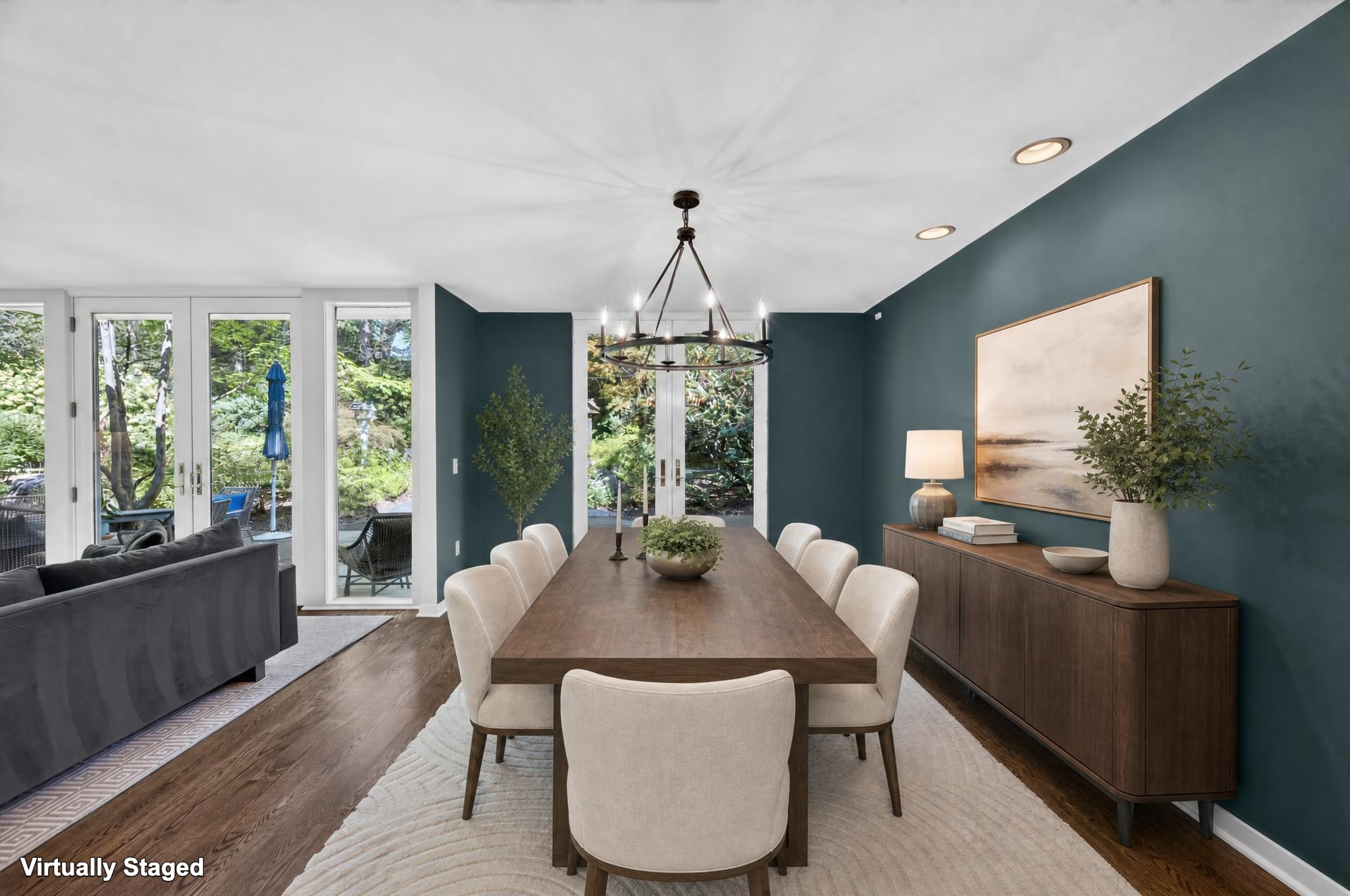  Immaculate Home with Classic Versatile Design Offers Privacy - 物件實景