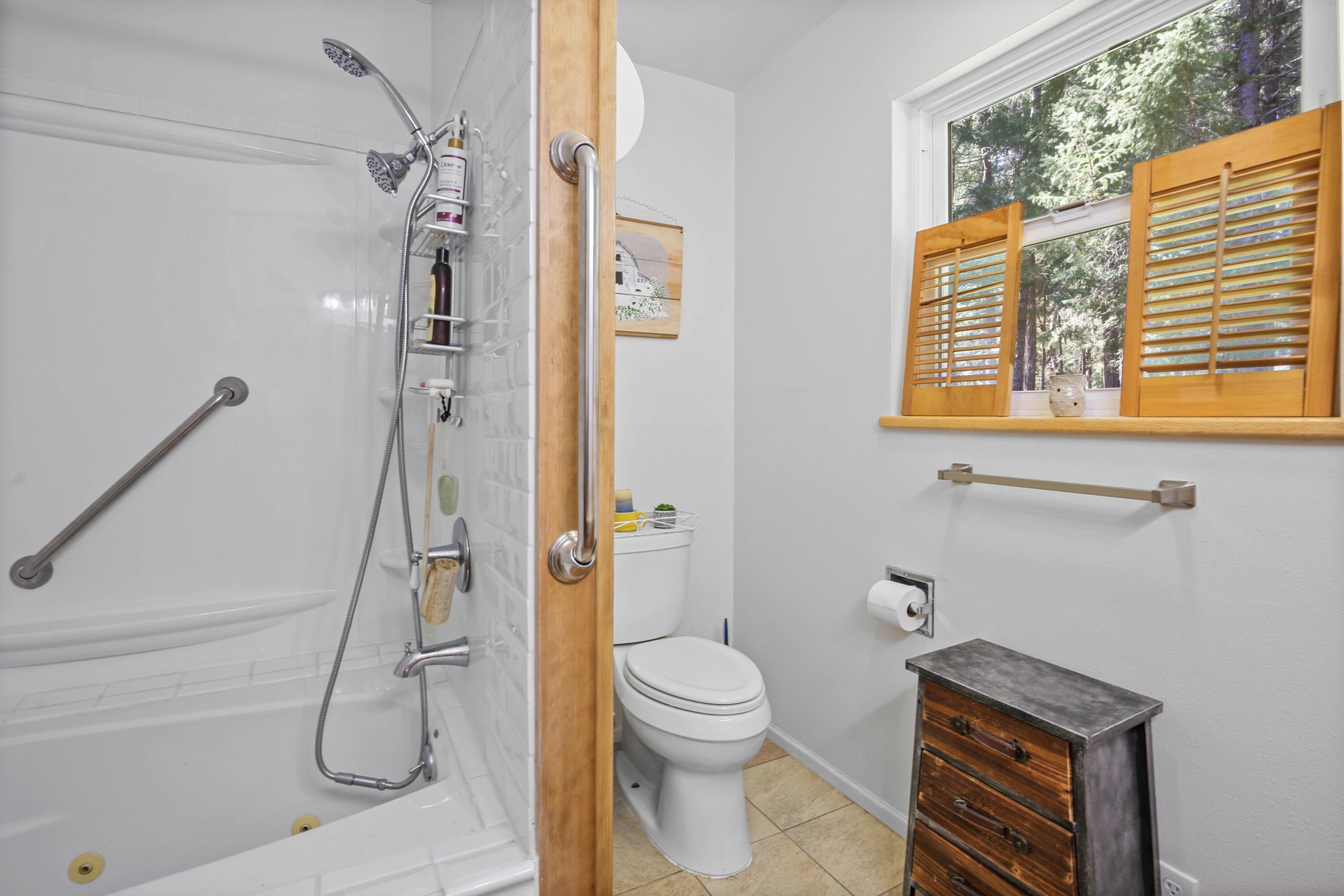 Cave Junction, Oregon, 97523, United States, 3 Bedrooms Bedrooms, ,2 BathroomsBathrooms,Residential,For Sale,1920593