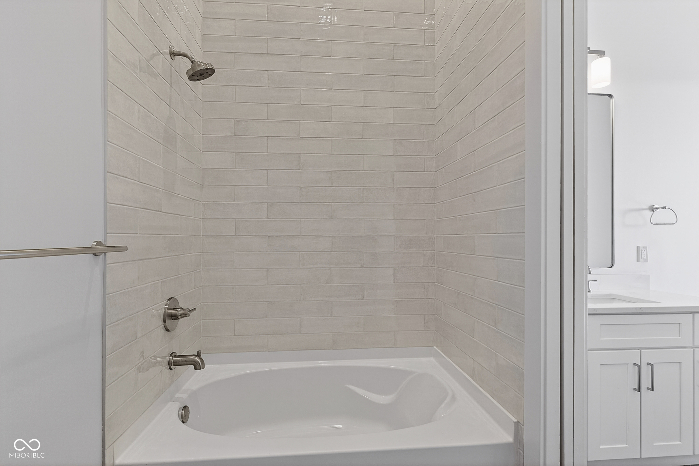 Carmel, Indiana, 46032, United States, 2 Bedrooms Bedrooms, ,3 BathroomsBathrooms,Residential,For Sale,1977129