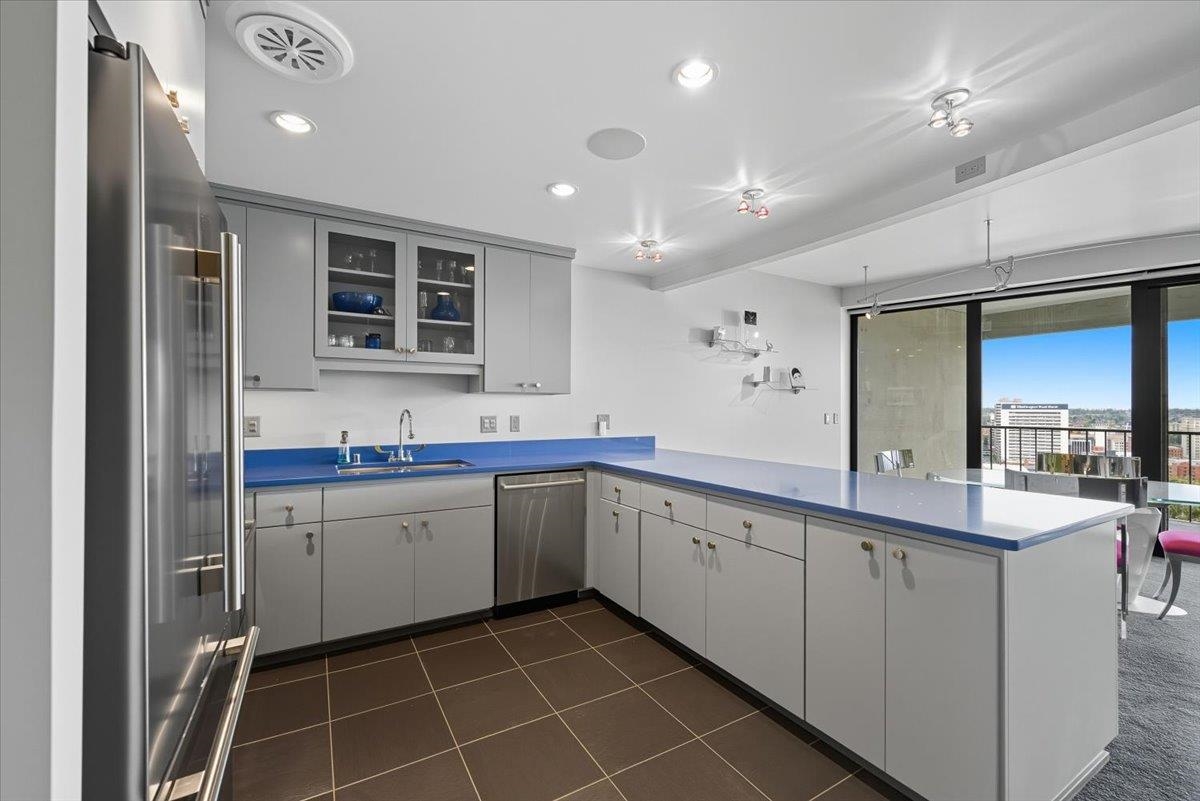 Spokane, Washington, 99204, United States, 1 Bedroom Bedrooms, ,2 BathroomsBathrooms,Residential,For Sale,1959393