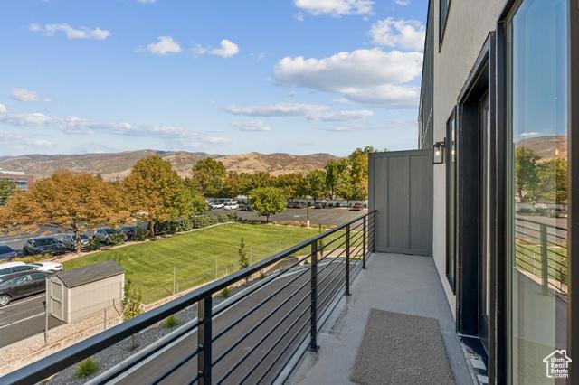 Bountiful, Utah, 84010, United States, 2 Bedrooms Bedrooms, ,4 BathroomsBathrooms,Residential,For Sale,1978609