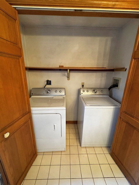 Sutton, Massachusetts, 01590, United States, 3 Bedrooms Bedrooms, ,3 BathroomsBathrooms,Residential,For Sale,1977075