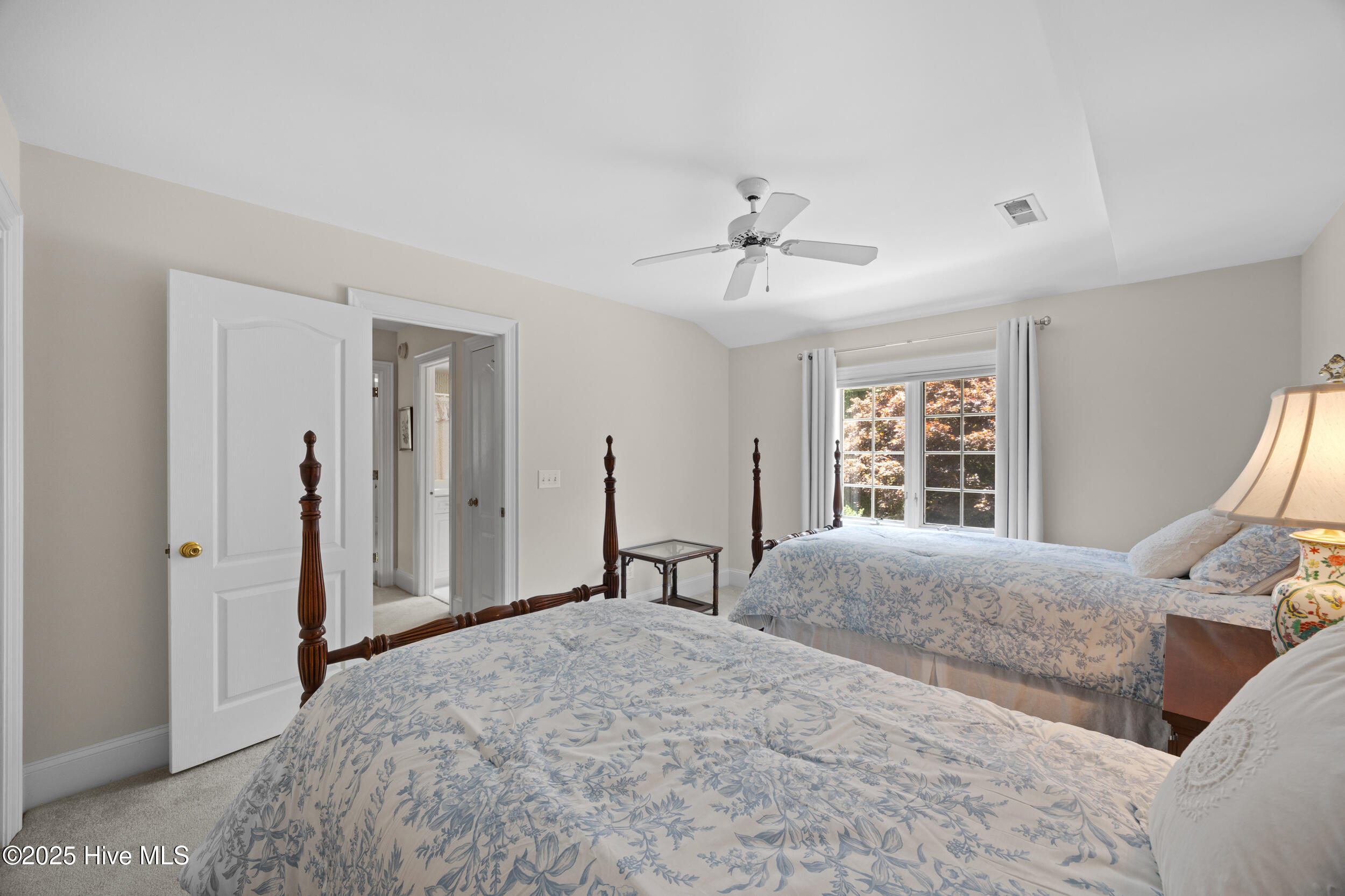Wilmington, North Carolina, 28405, United States, 4 Bedrooms Bedrooms, ,4 BathroomsBathrooms,Residential,For Sale,1876476