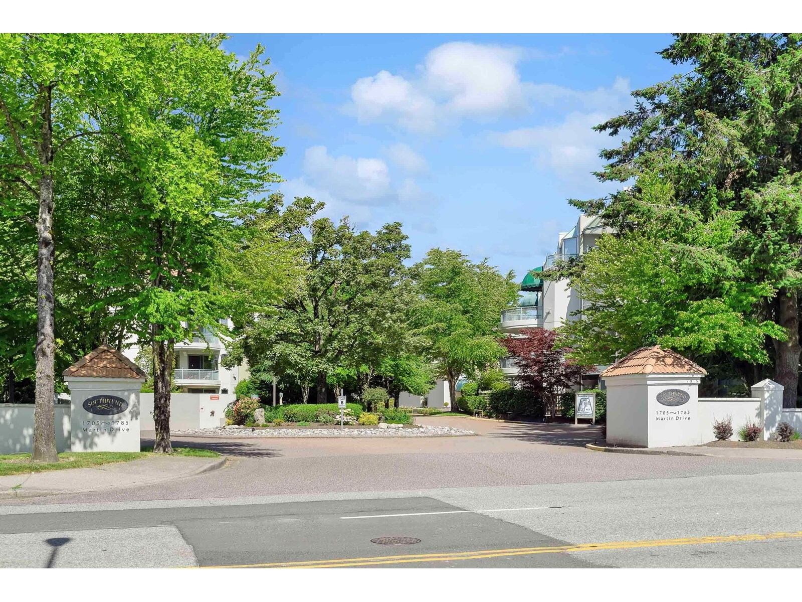 SURREY, British Columbia, V4A 9T5, CA, 2 Bedrooms Bedrooms, ,2 BathroomsBathrooms,Residential,For Sale,1950918