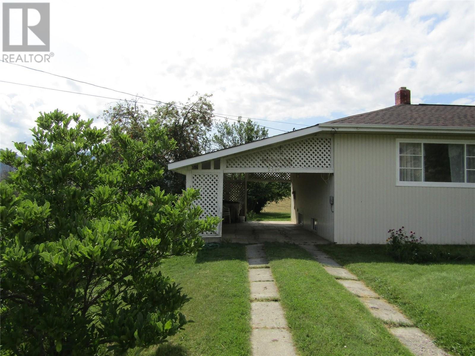 GRAND FORKS, British Columbia, V0H 1H5, CA, 3 Bedrooms Bedrooms, ,1 BathroomBathrooms,Residential,For Sale,1947650