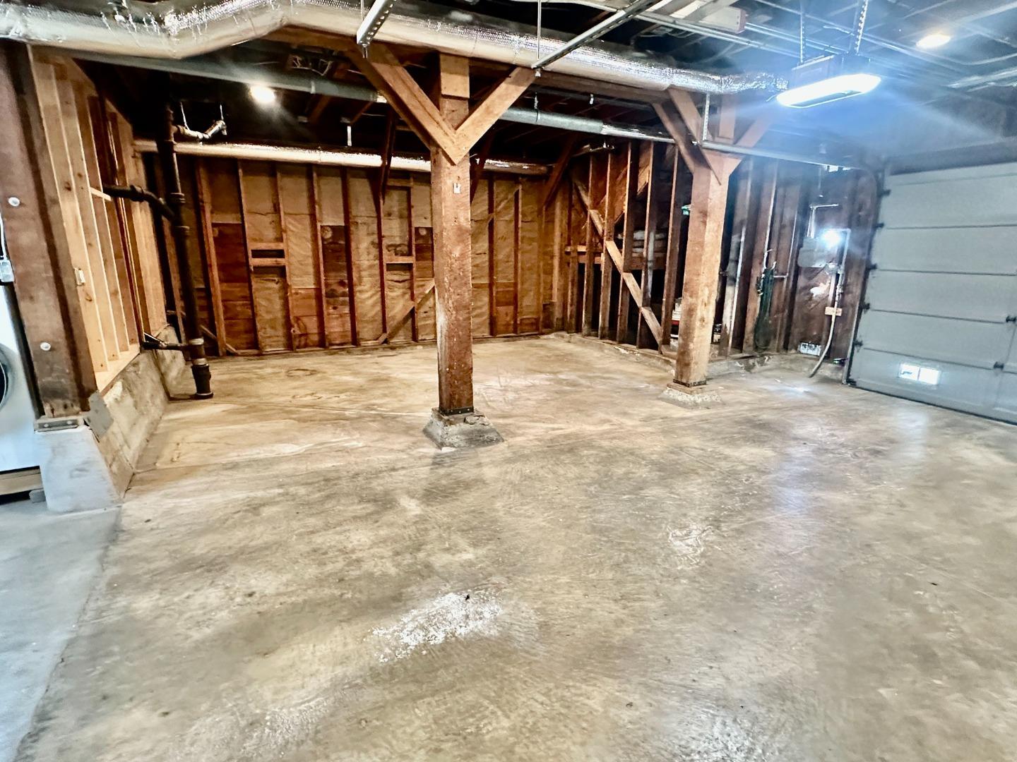 San Francisco, California, 94134, United States, 2 Bedrooms Bedrooms, ,1 BathroomBathrooms,Residential,For Sale,1926351