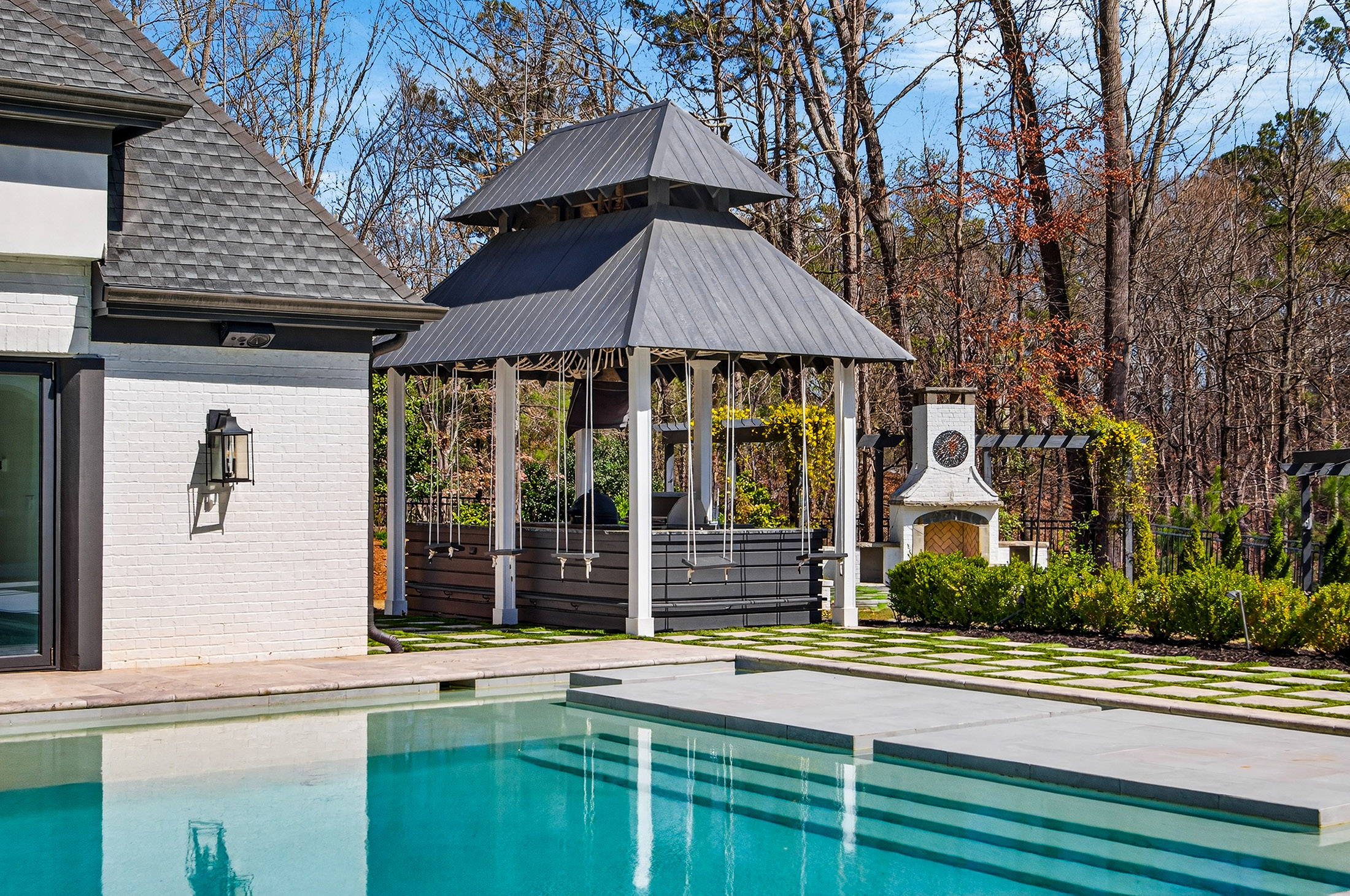  Exceptional Gated Estate with Resort-caliber Grounds - 物件實景