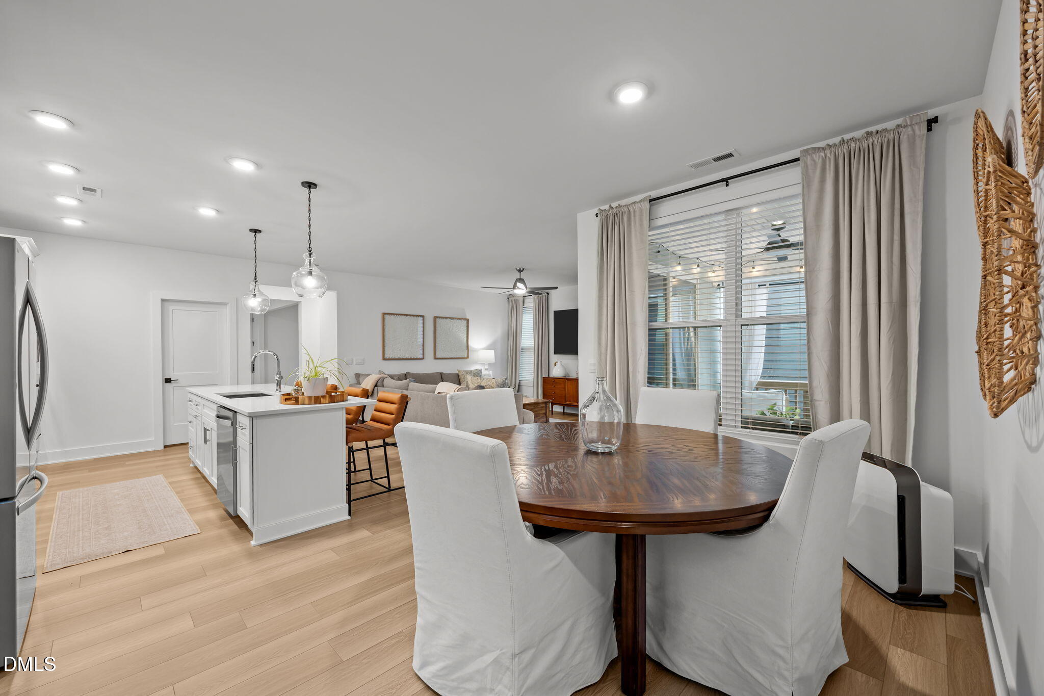 Knightdale, North Carolina, 27545, United States, 4 Bedrooms Bedrooms, ,4 BathroomsBathrooms,Residential,For Sale,1989366