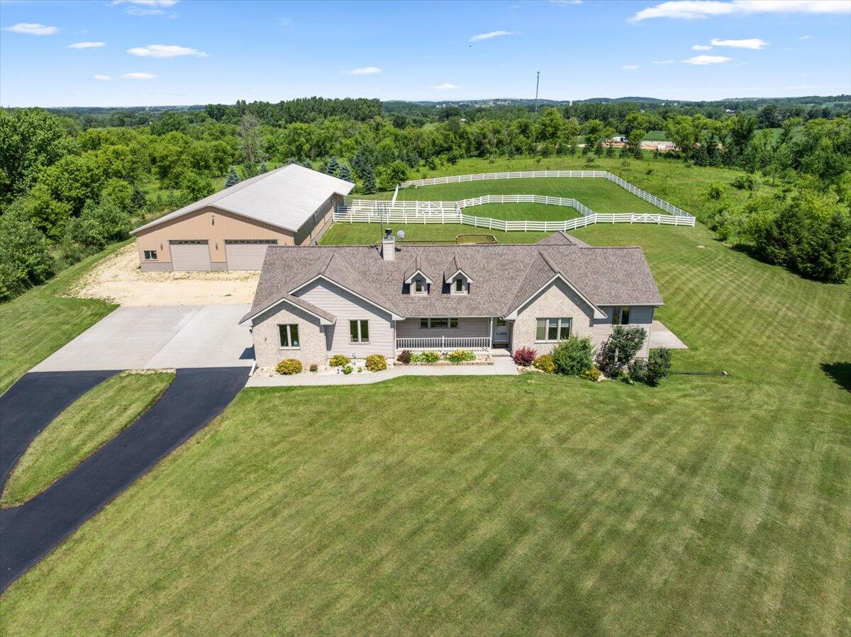 Hubbard, Wisconsin, 53035, United States, 4 Bedrooms Bedrooms, ,4 BathroomsBathrooms,Residential,For Sale,1885428