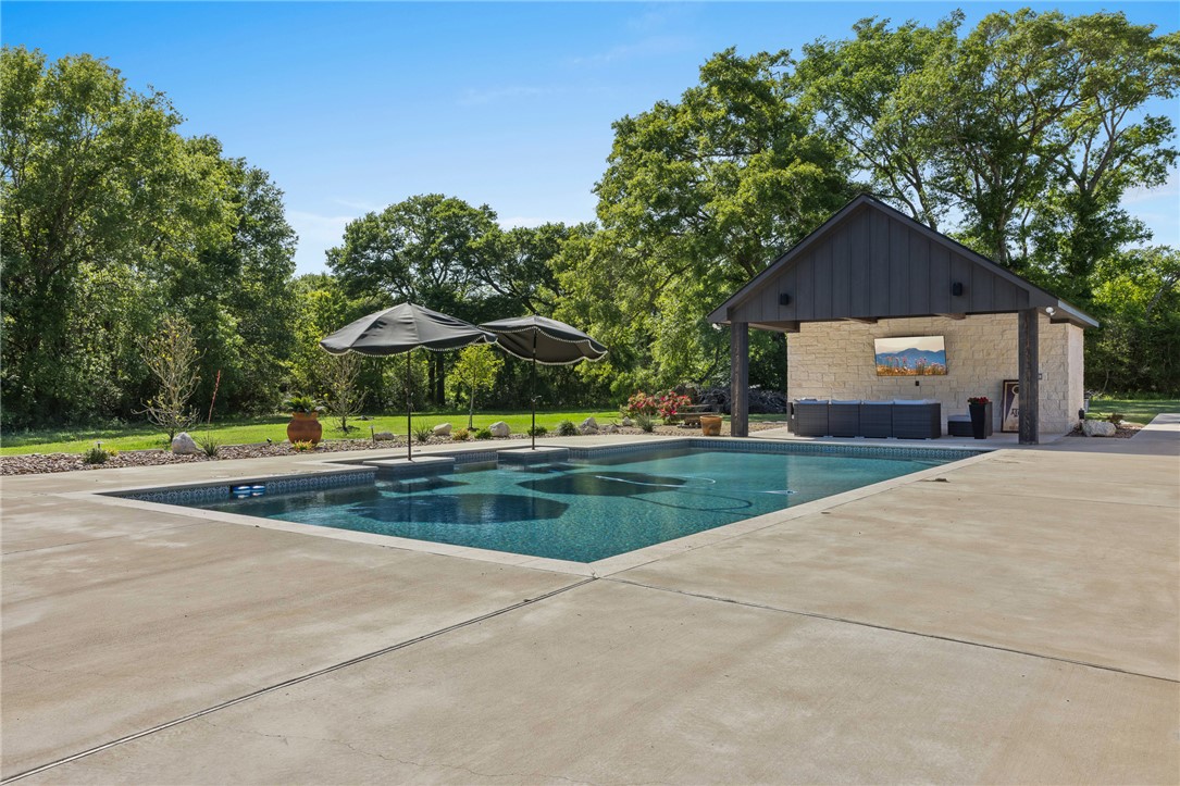Iola, Texas, 77861, United States, 4 Bedrooms Bedrooms, ,5 BathroomsBathrooms,Residential,For Sale,1772816