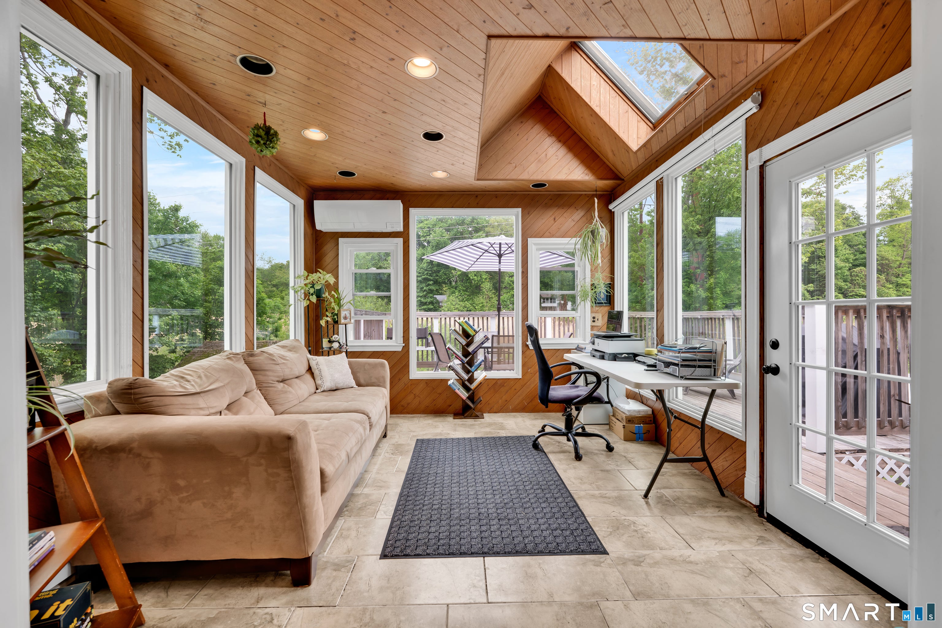 Southington, Connecticut, 06489, United States, 4 Bedrooms Bedrooms, ,3 BathroomsBathrooms,Residential,For Sale,2048016