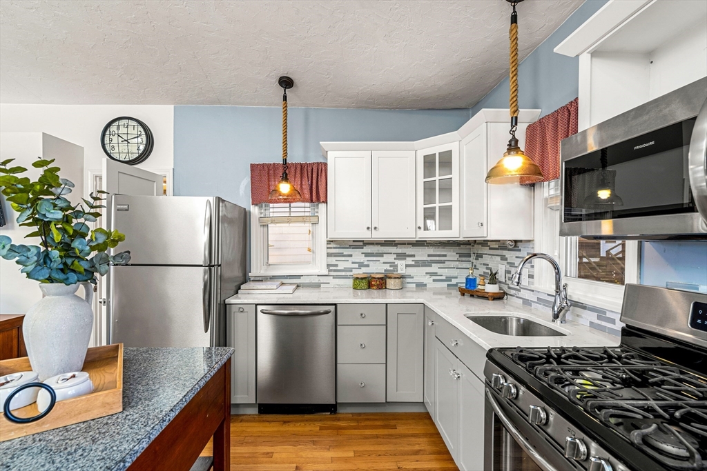 Nahant, Massachusetts, 01908, United States, 1 Bedroom Bedrooms, ,1 BathroomBathrooms,Residential,For Sale,1963982