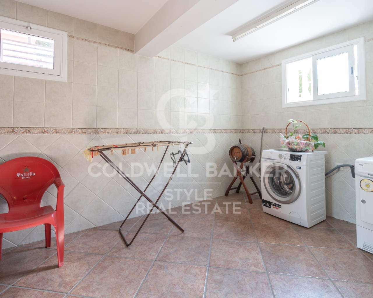Calle Anne Frank D' Barcelona, Sabadell, La Conc?, Sabadell, Catalonia, 08206, ES, 6 Bedrooms Bedrooms, ,4 BathroomsBathrooms,Residential,For Sale,Calle Anne Frank D' Barcelona, Sabadell, La Conc?,1622954