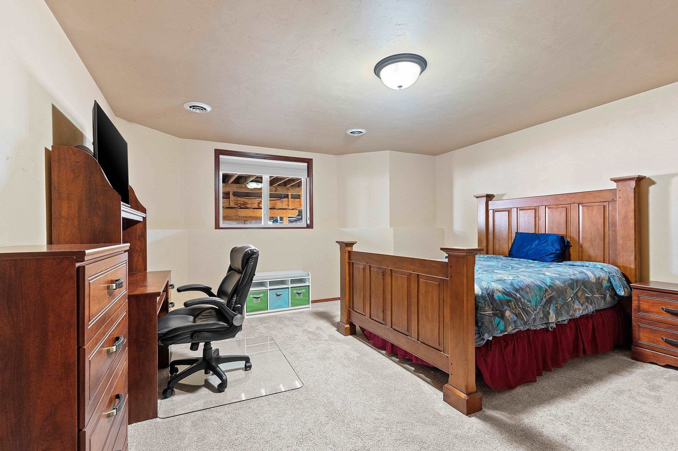 DE PERE, Wisconsin, 54115, United States, 5 Bedrooms Bedrooms, ,4 BathroomsBathrooms,Residential,For Sale,2048678
