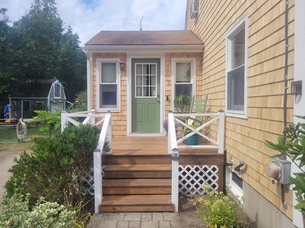 Rochester, Massachusetts, 02770, United States, 3 Bedrooms Bedrooms, ,2 BathroomsBathrooms,Residential,For Sale,1902514
