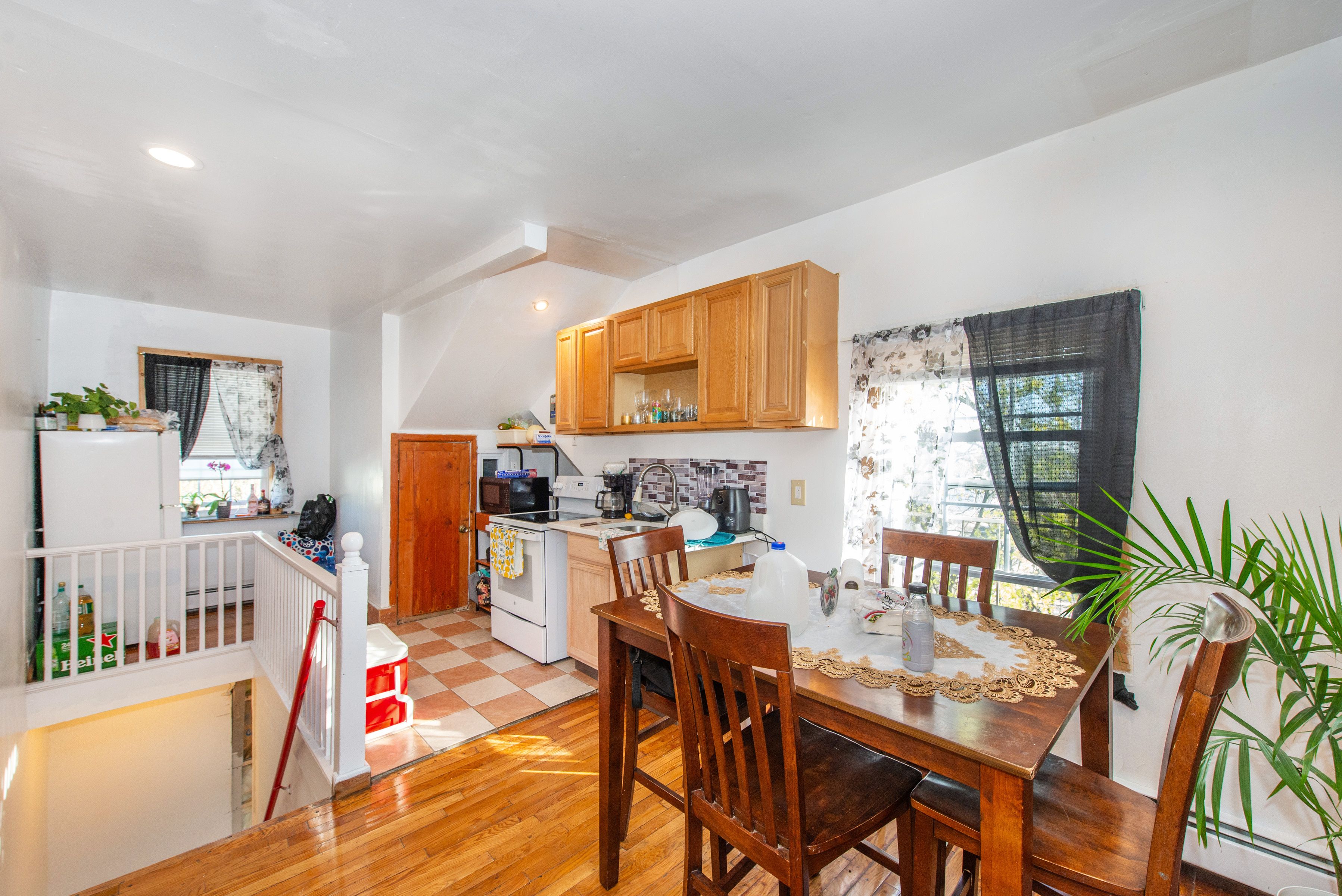 Newark City, New Jersey, 07112, United States, ,3 BathroomsBathrooms,Residential,For Sale,1982998