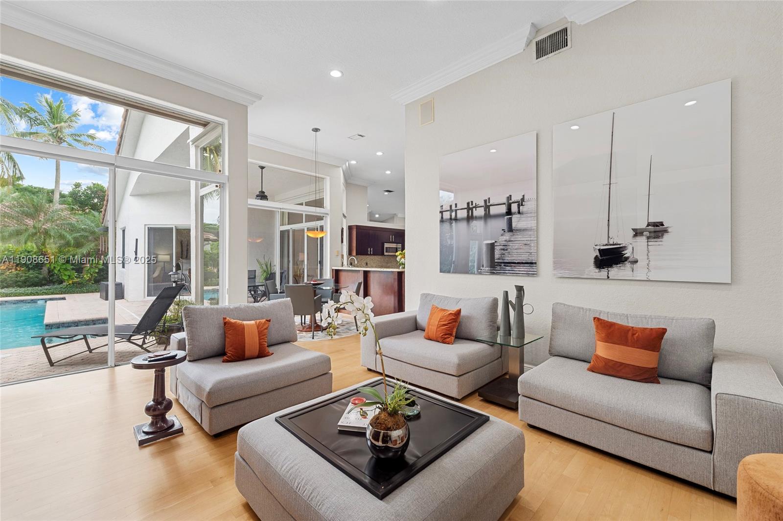 Weston, Florida, 33332, United States, 5 Bedrooms Bedrooms, ,4 BathroomsBathrooms,Residential,For Sale,1987743