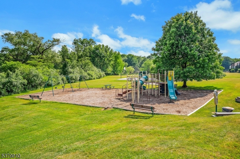 Mendham Boro, New Jersey, 07945, United States, 2 Bedrooms Bedrooms, ,3 BathroomsBathrooms,Residential,For Sale,1926186
