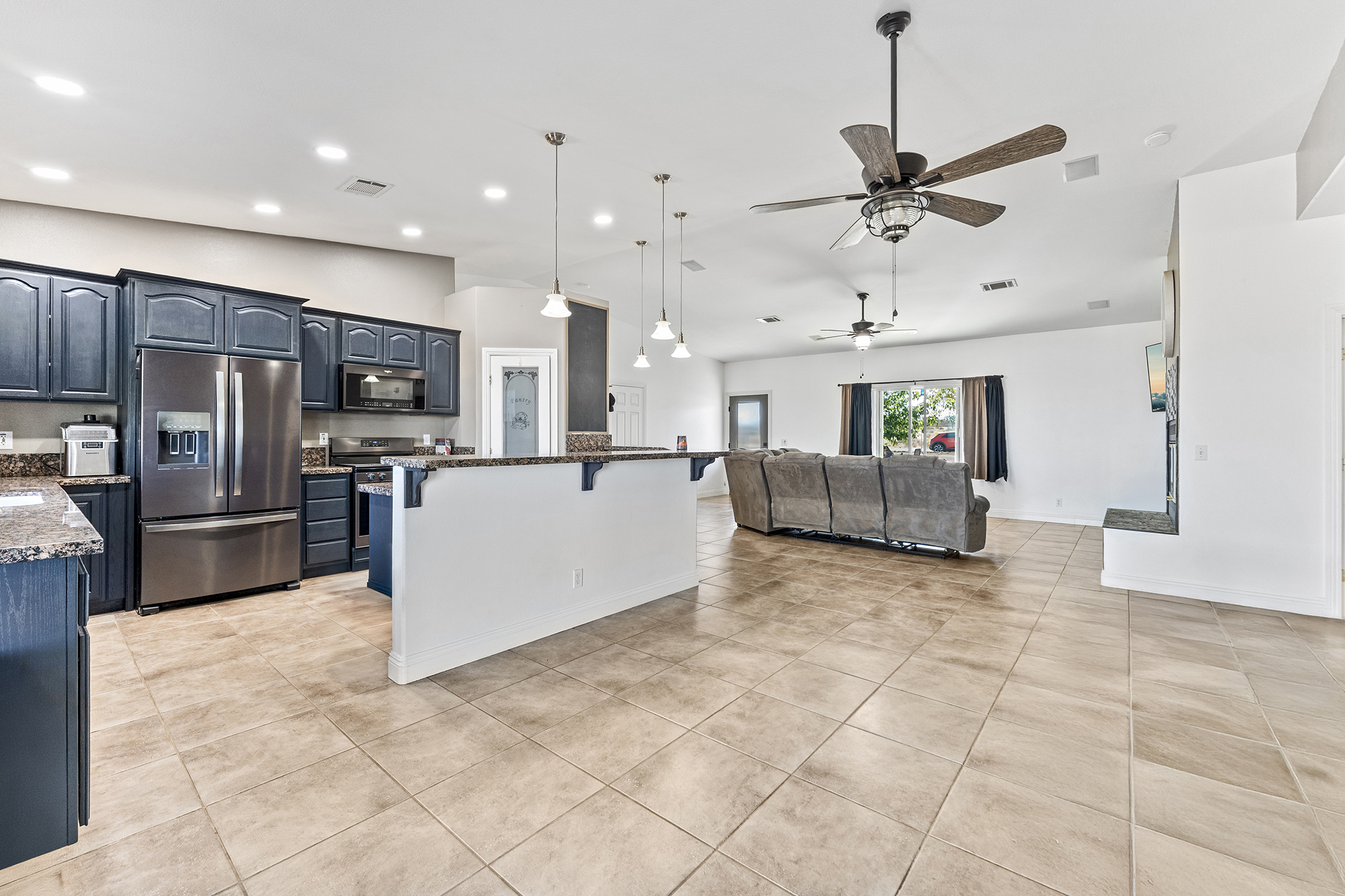 Pinon Hills, California, 92371, United States, 3 Bedrooms Bedrooms, ,2 BathroomsBathrooms,Residential,For Sale,1986100