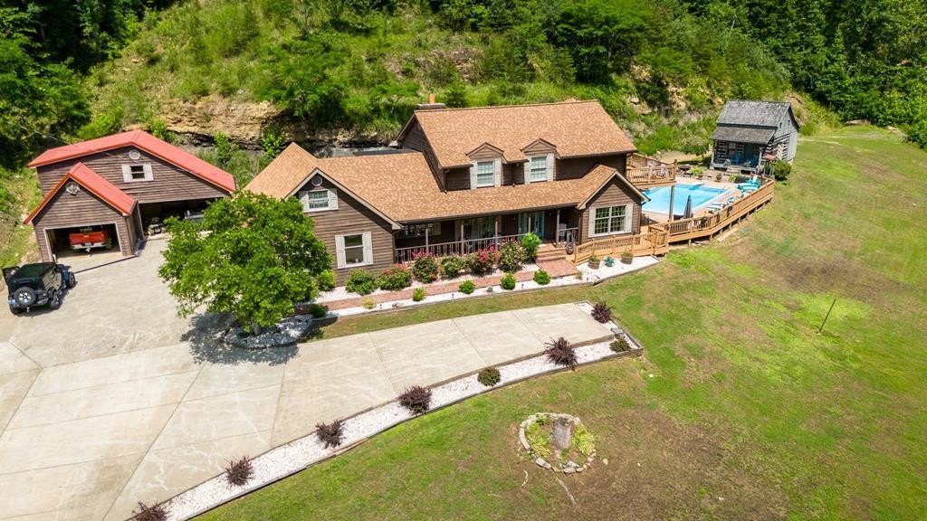 Prestonsburg, Kentucky, 41653, United States, 4 Bedrooms Bedrooms, ,5 BathroomsBathrooms,Residential,For Sale,2048061